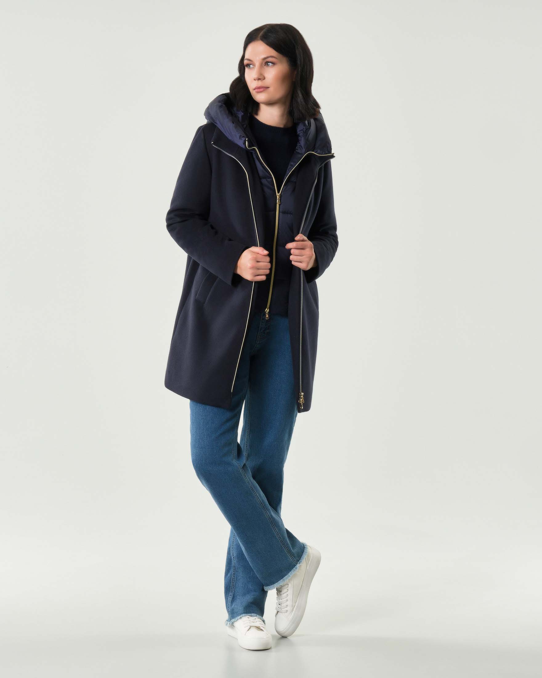 Cappotto blu Emme Marella in tessuto diagonale con pettorina e cappuccio imbottiti in nylon removibili