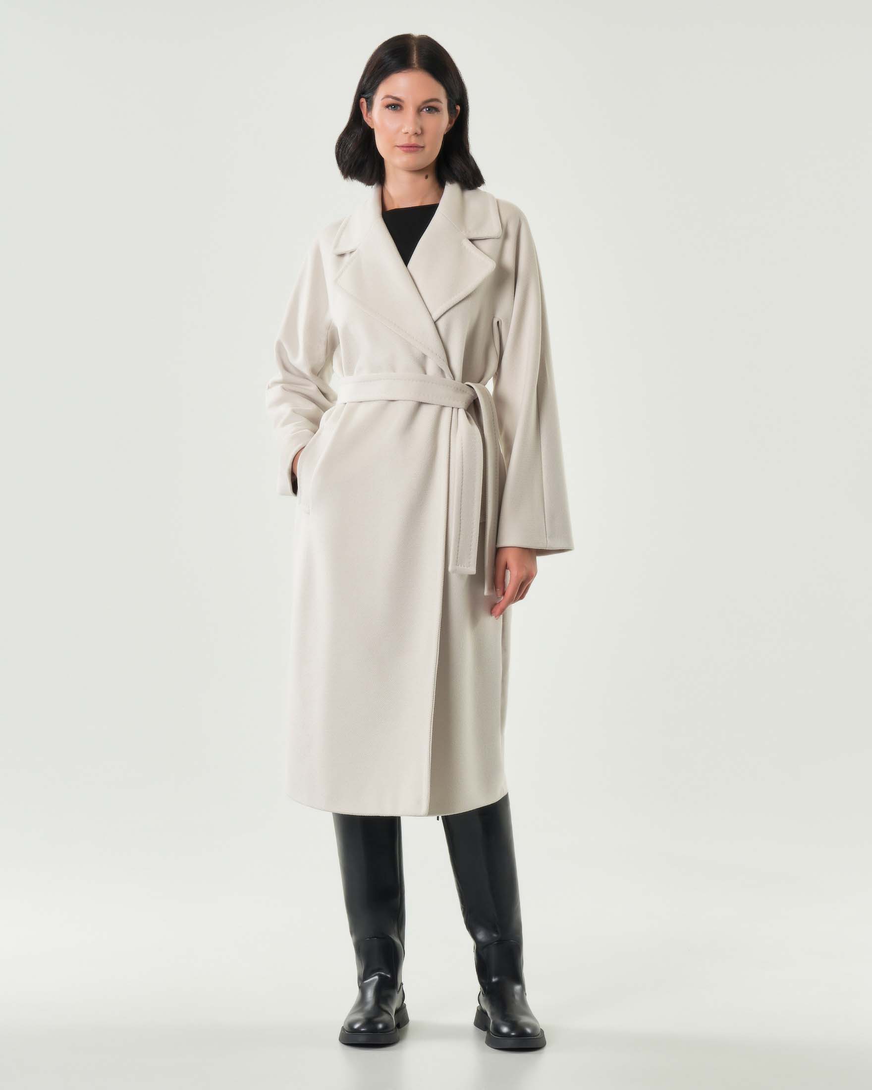 Cappotto doppiopetto color gesso Emme Marella in panno soft di viscosa con cintura in vita
