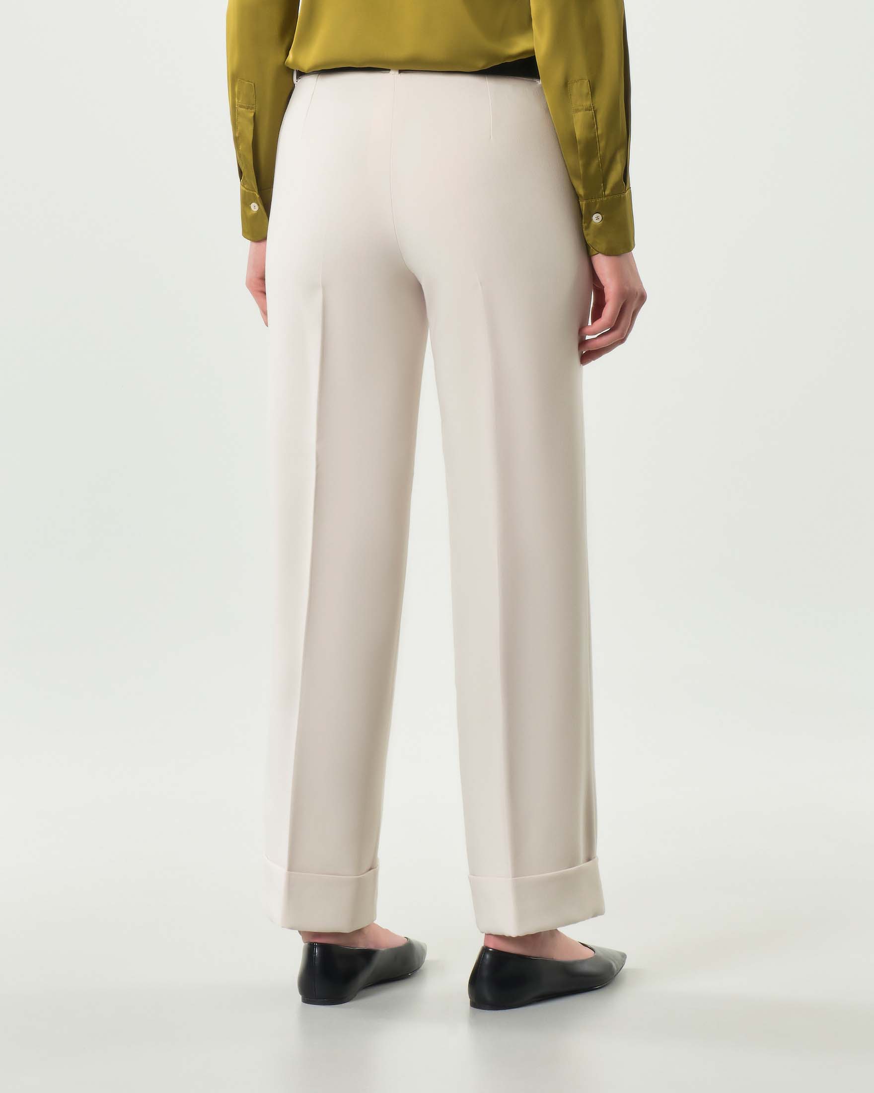 Pantaloni color panna Emme Marella in tessuto doppio stretch di misto viscosa dalla linea dritta con risvolto al fondo