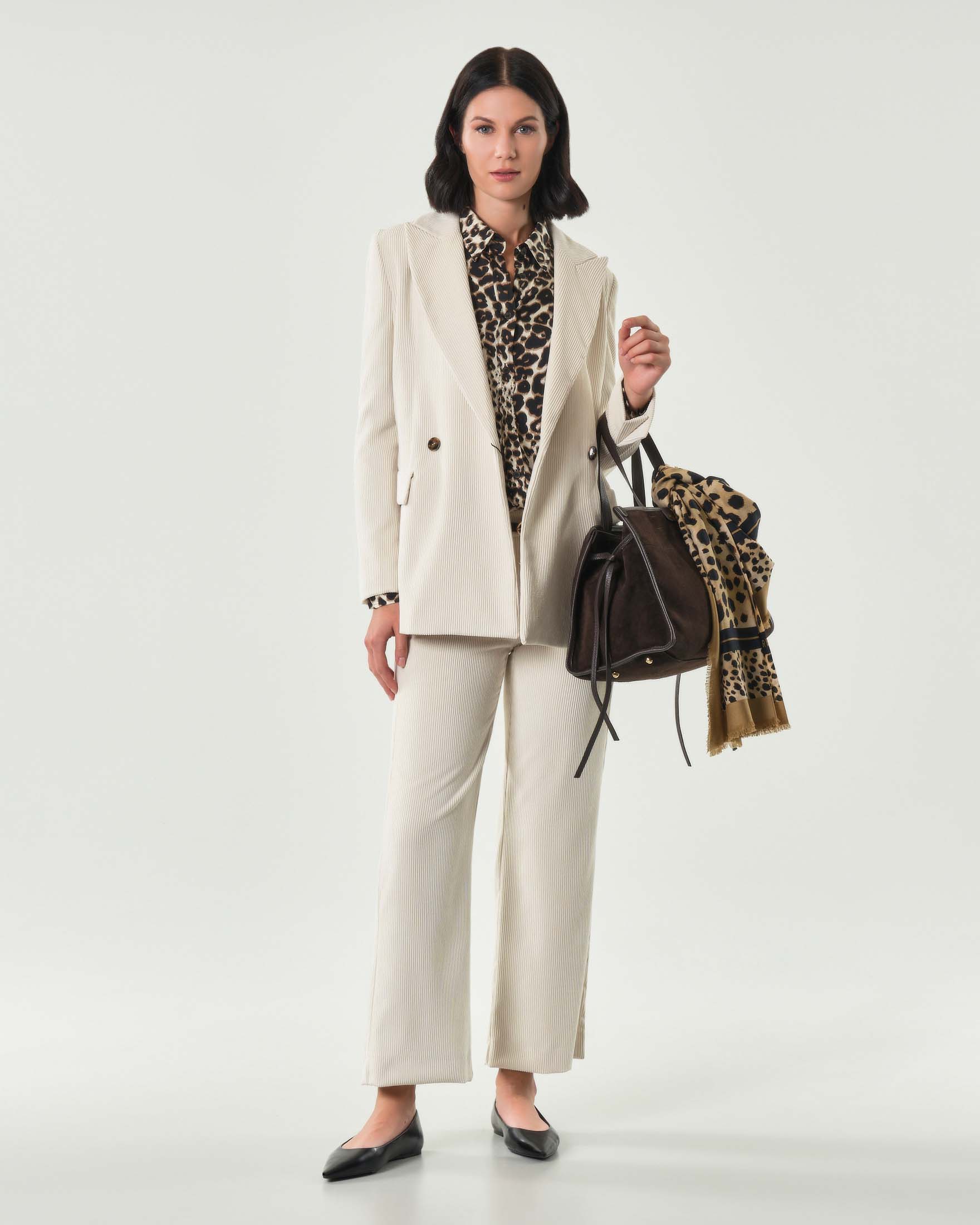 Blazer doppiopetto color panna Emme Marella in velluto a righe con scollo a rever image