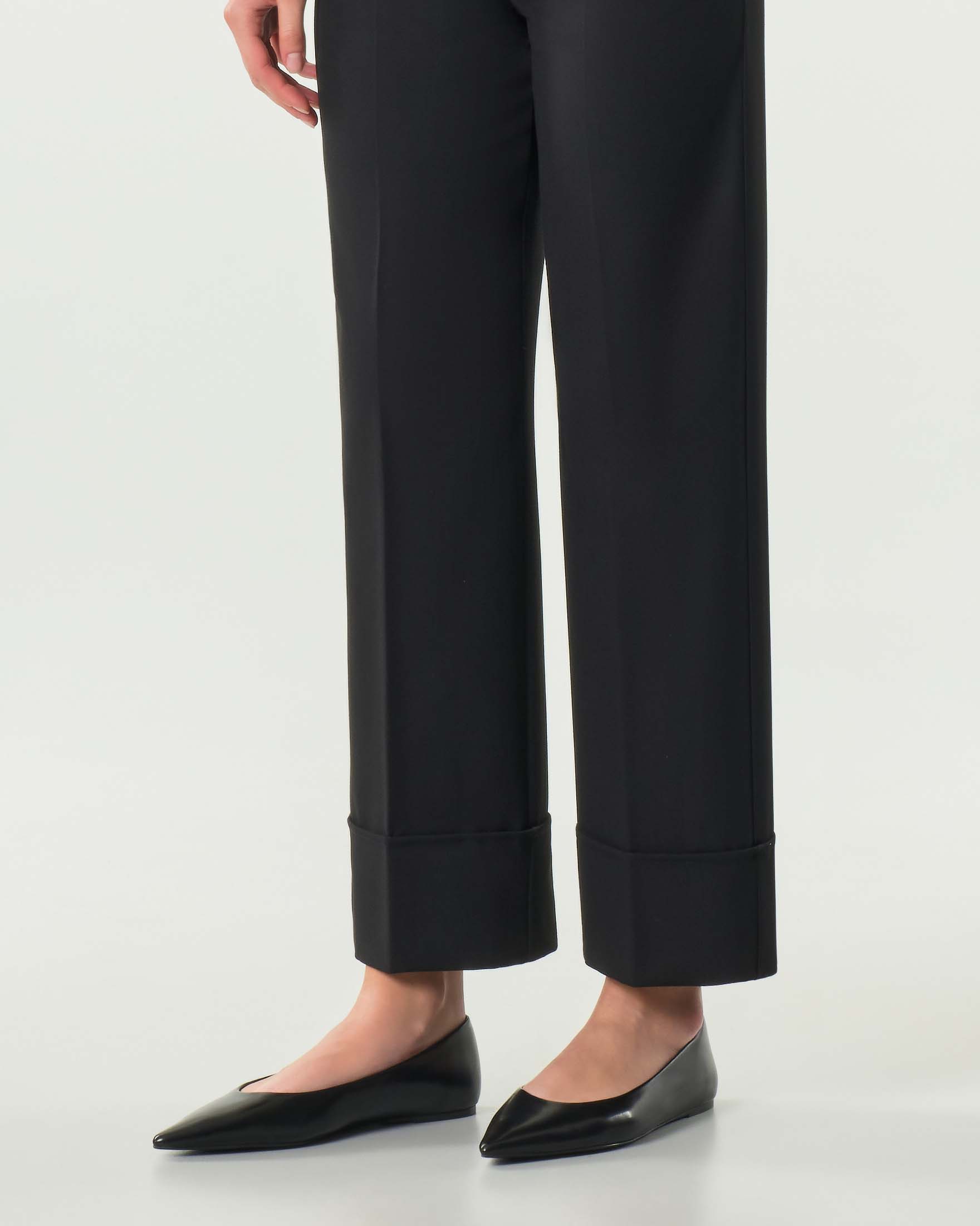 Pantaloni neri alla caviglia Emme Marella con risvolto al fondo