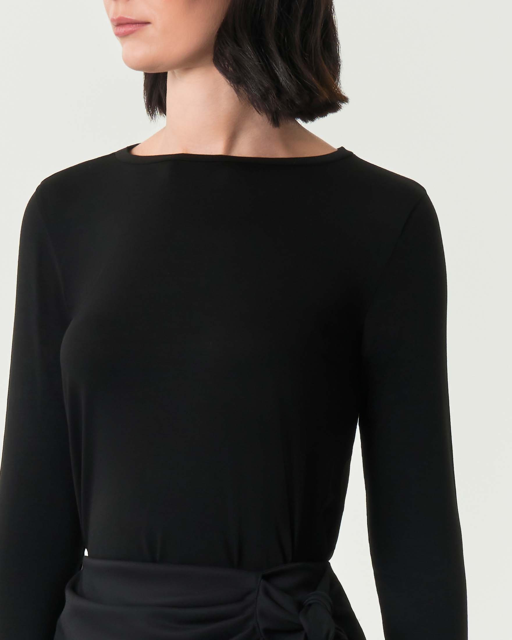 T-shirt nera Emme Marella a maniche lunghe in viscosa stretch image