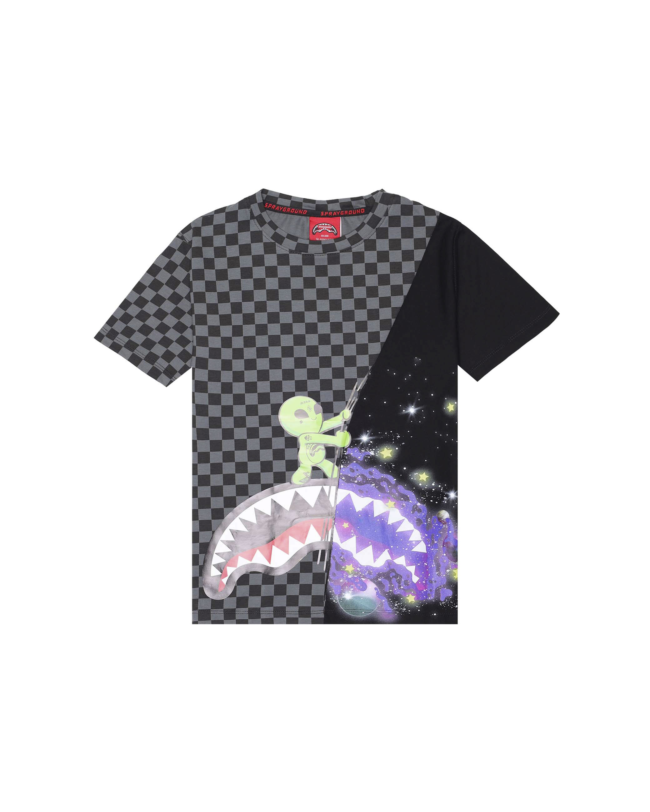 T-shirt nera e grigia checkered con cosmo e alieno