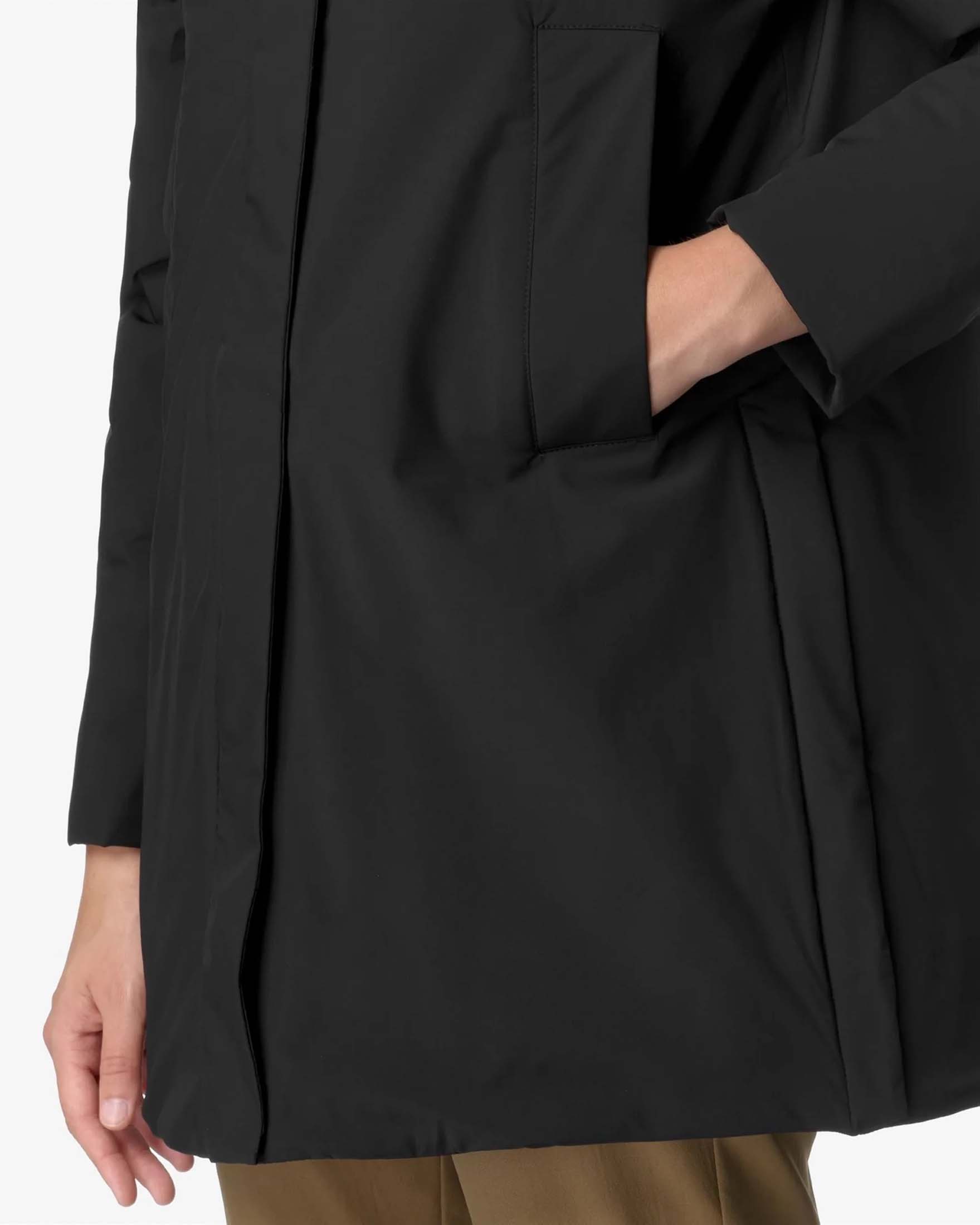 Giacca nera K-Way Marla Warm lunghezza media in tessuto impermeabile e antivento con collo in piedi image