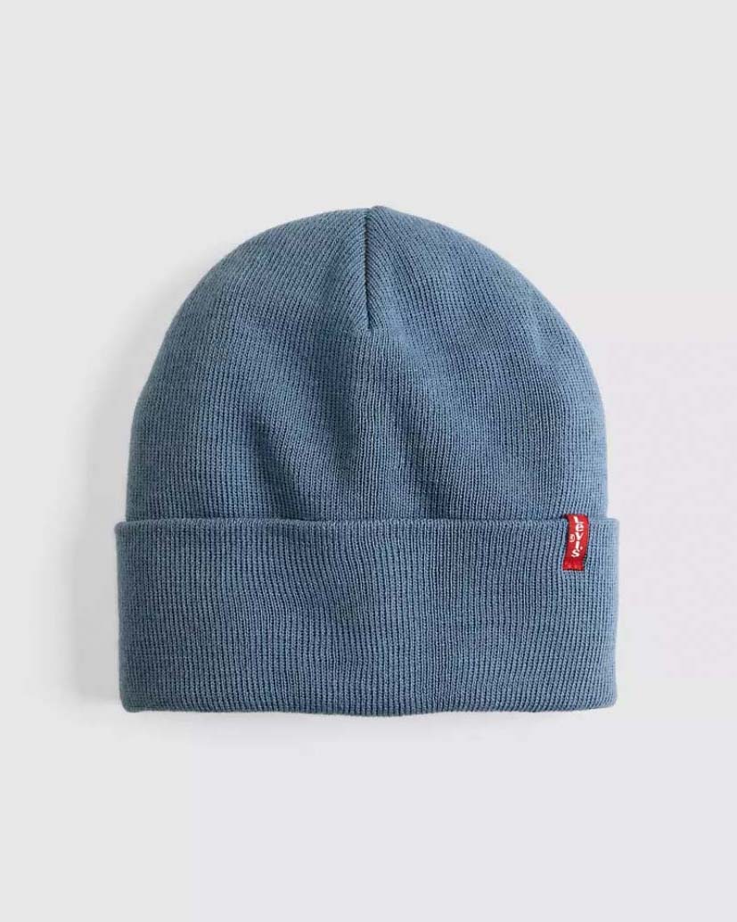 Berretto Levi's celeste con risvolto e piccolo flag rosso porta logo