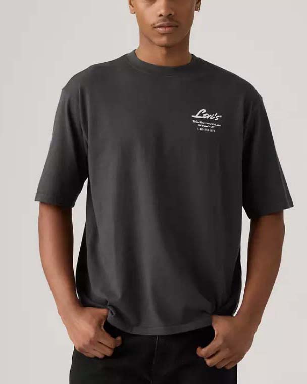 T-shirt mezza manica Levi's grigio antracite con stampa logo piccola sul petto e maxi grafica sul retro