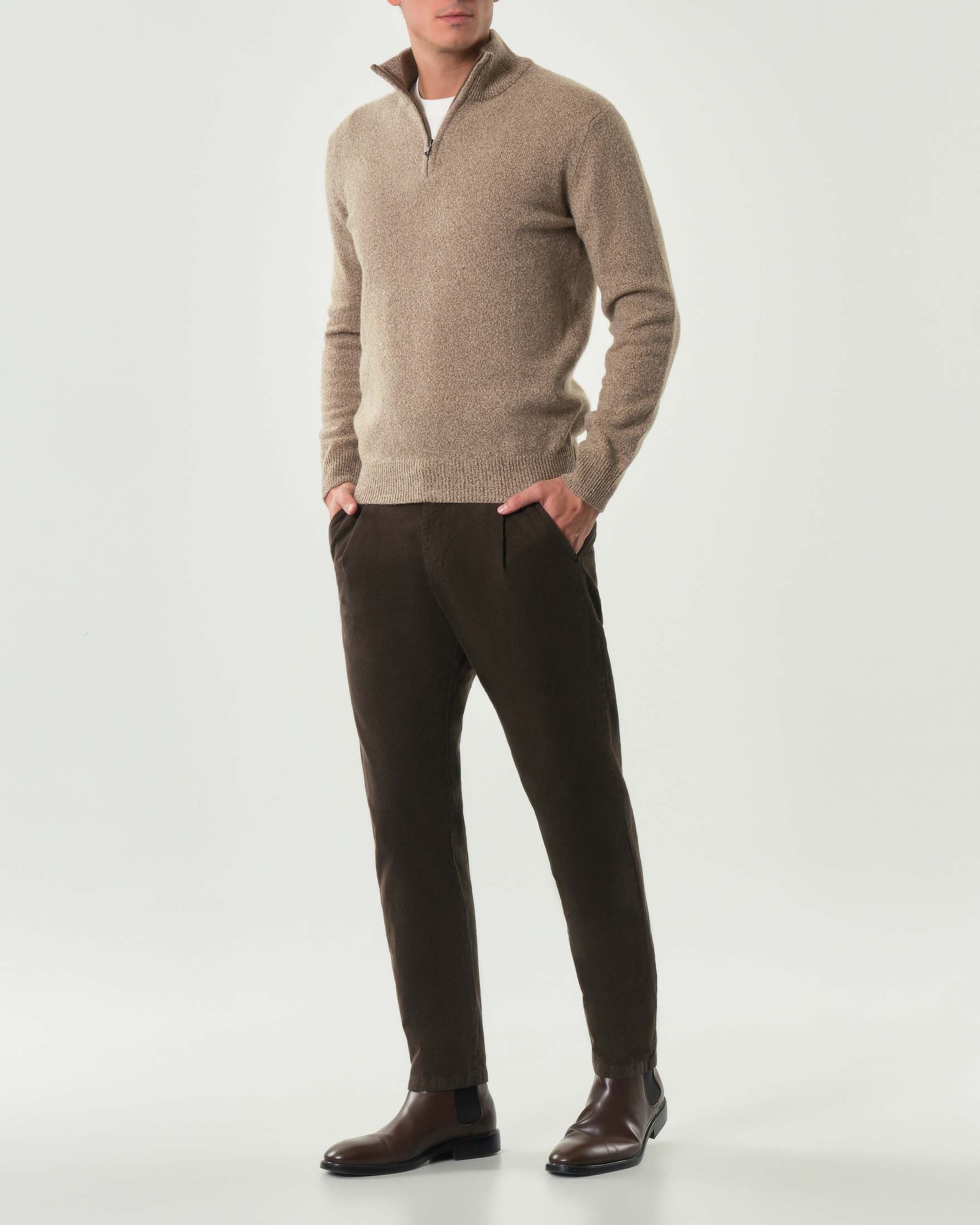 Pantalone chino marrone in velluto di cotone stretch a costine