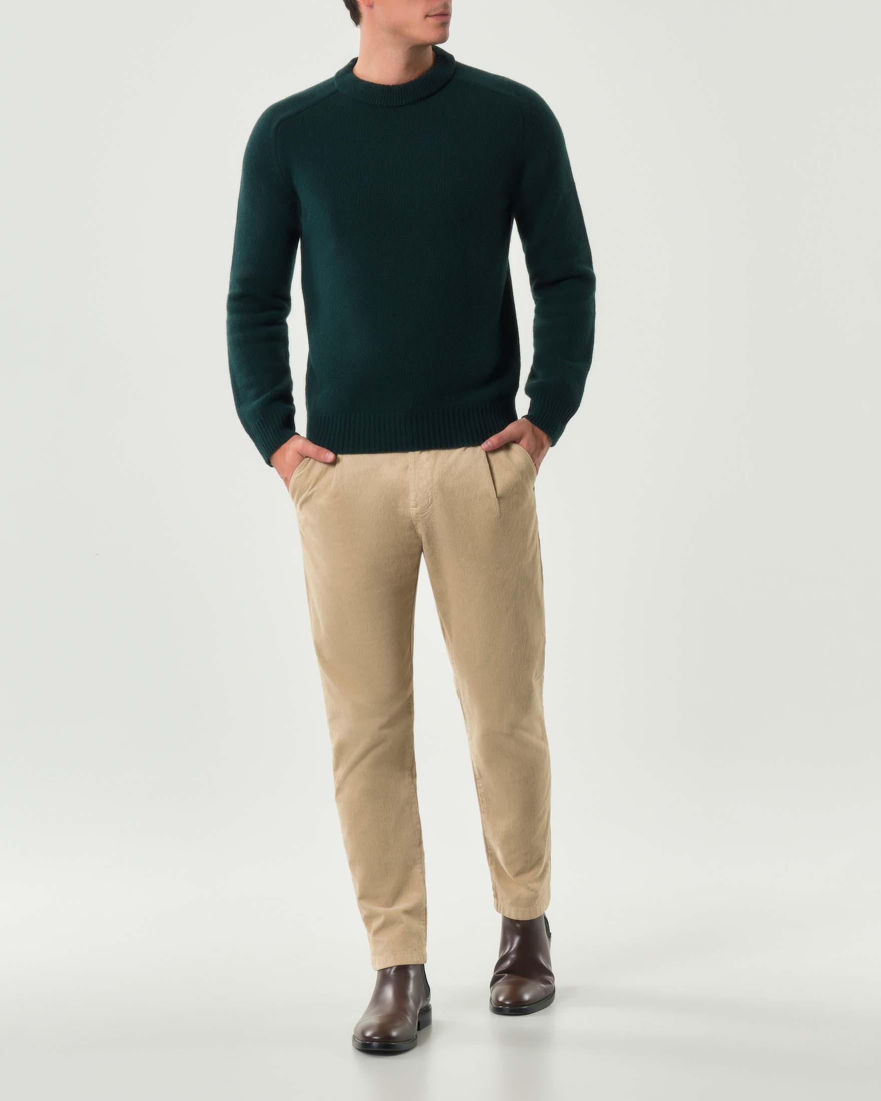 Maglia girocollo verde bosco in lana sulla finezza 7