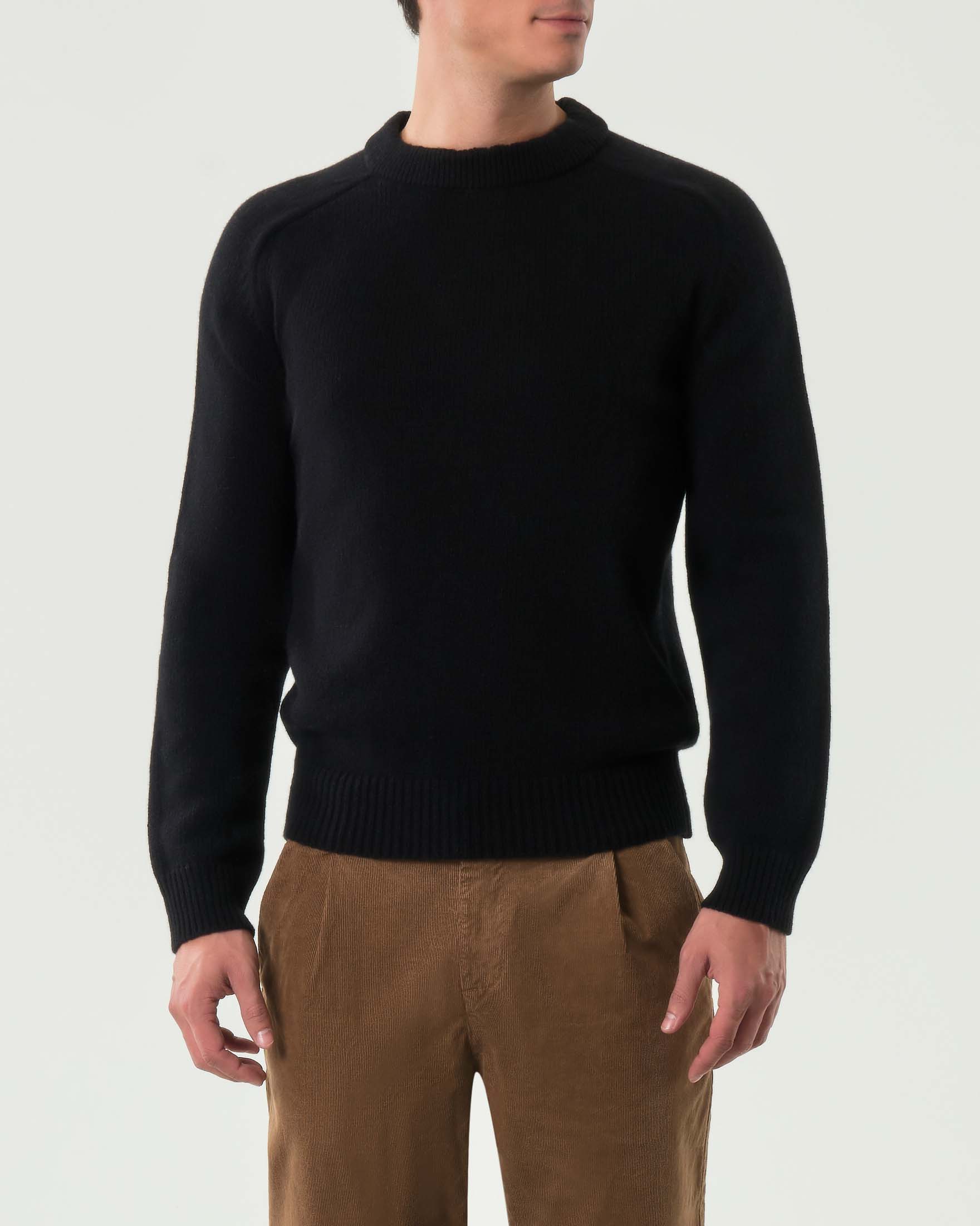 Maglia girocollo My Stuff nera in lana sulla finezza 7