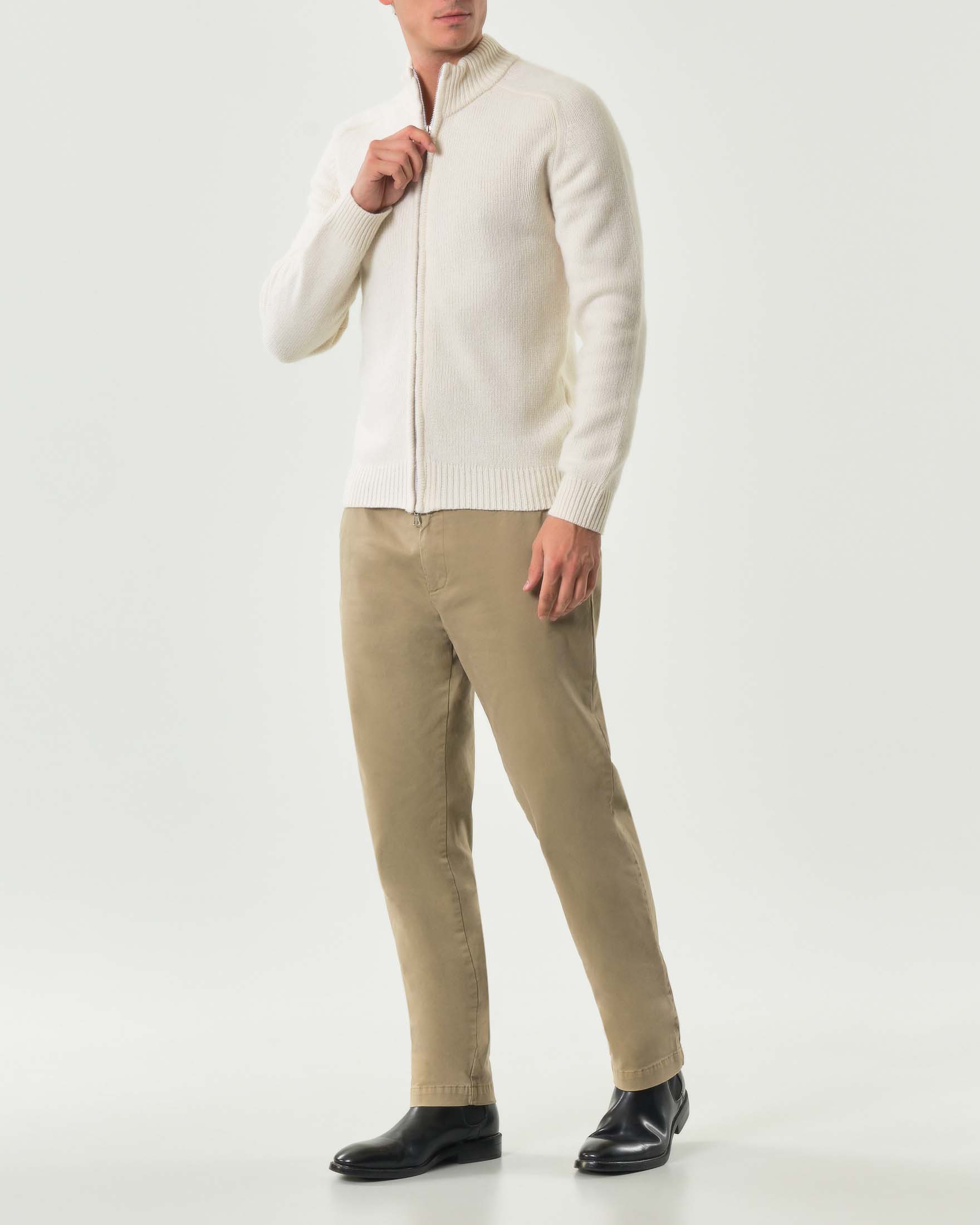 Maglia panna in lana sulla finezza 7 con chiusura zip