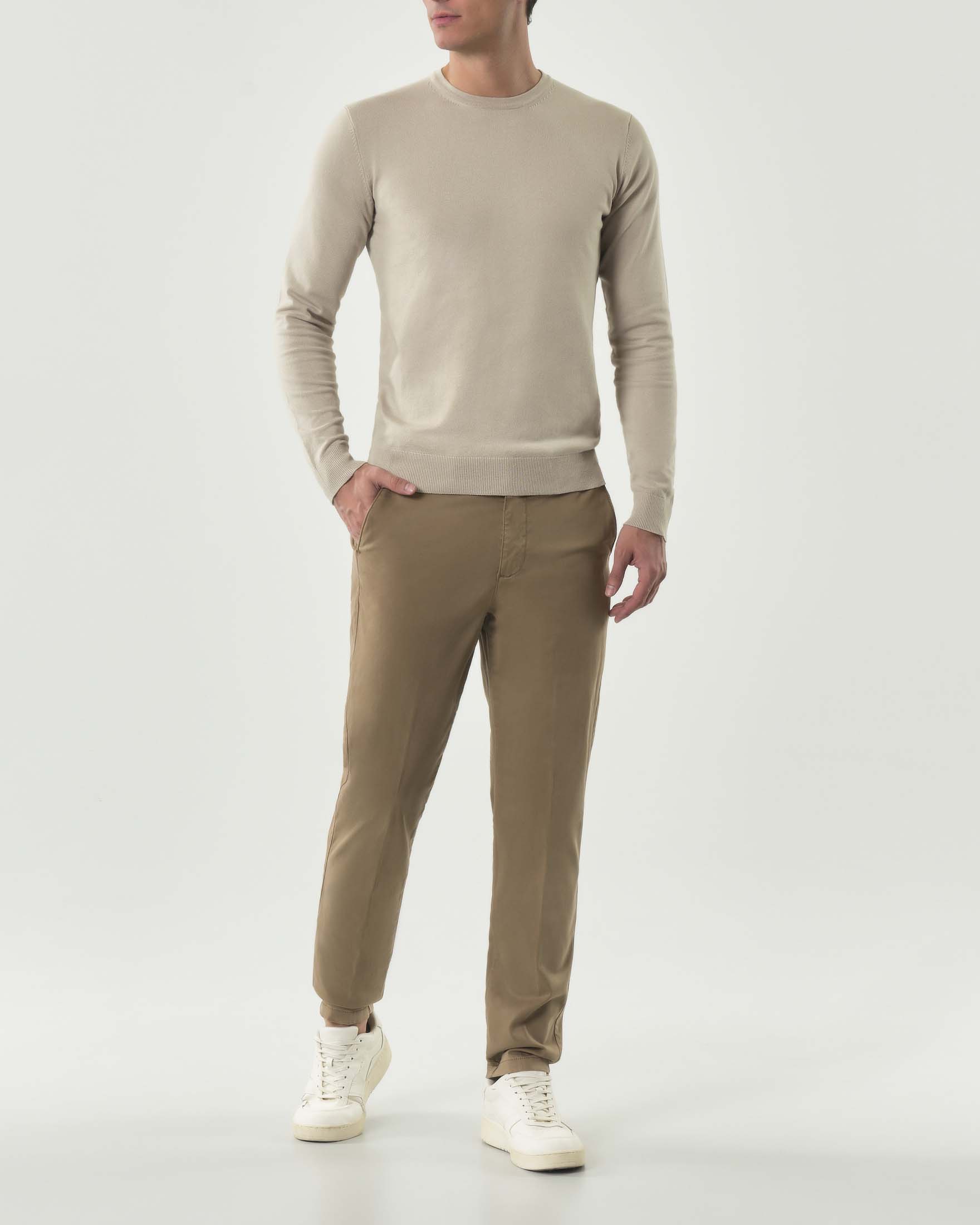 Paul Baker — Pantalone chino Paul Baker cammello in raso di cotone e modal stretch