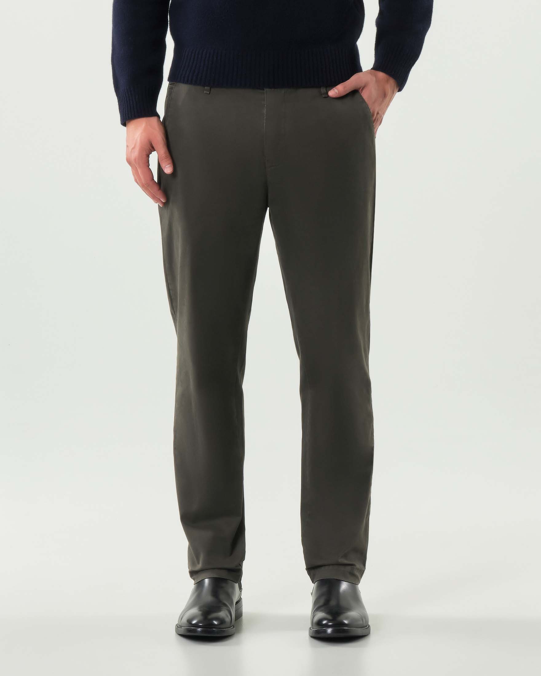 Pantalone chino My Stuff verde militare tapered-fit in gabardina di cotone stretch image