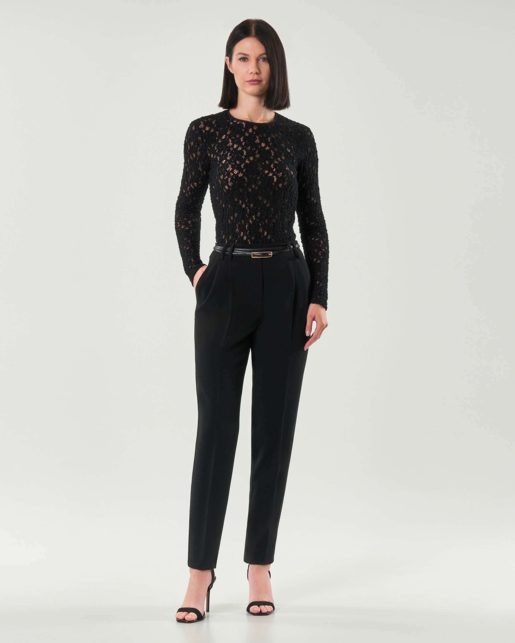 Maglia nera in pizzo di cotone Max Mara Studio dalla linea aderente con maniche lunghe image