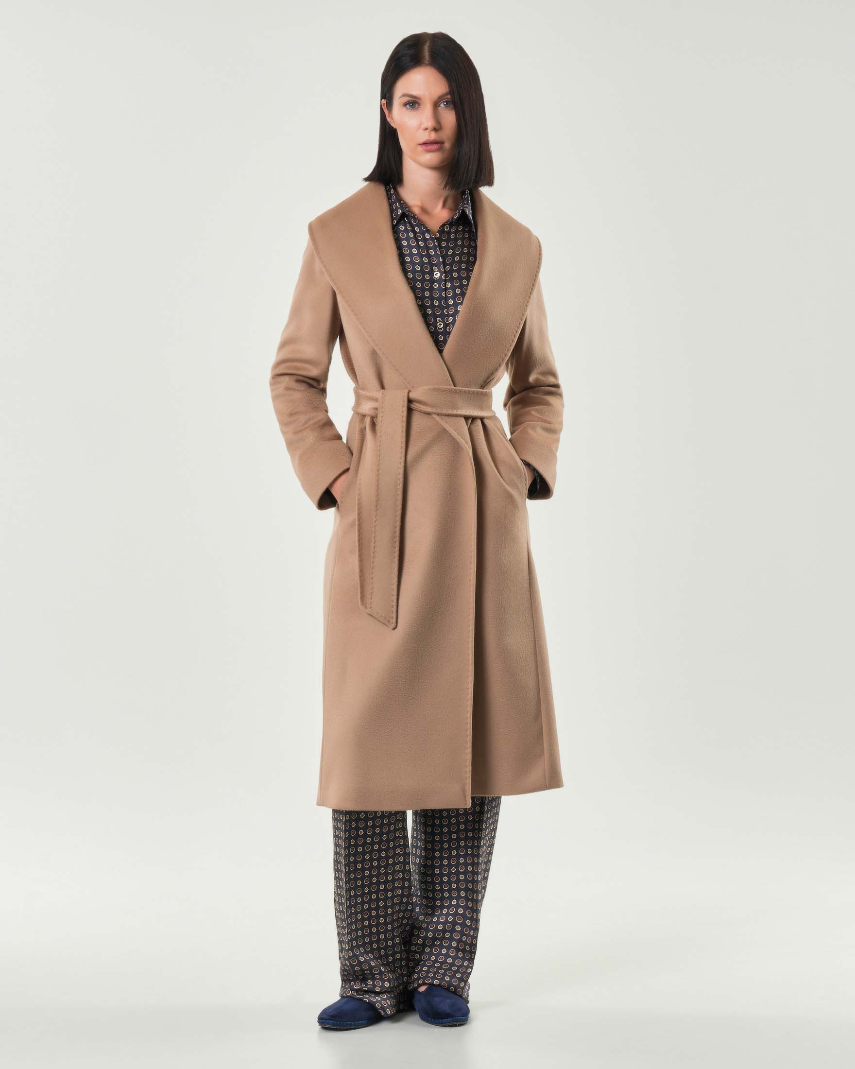 MAX MARA - STUDIO — Cappotto color cammello Max Mara Studio in drap di pura lana vergine unito e melange con scollo a scialle