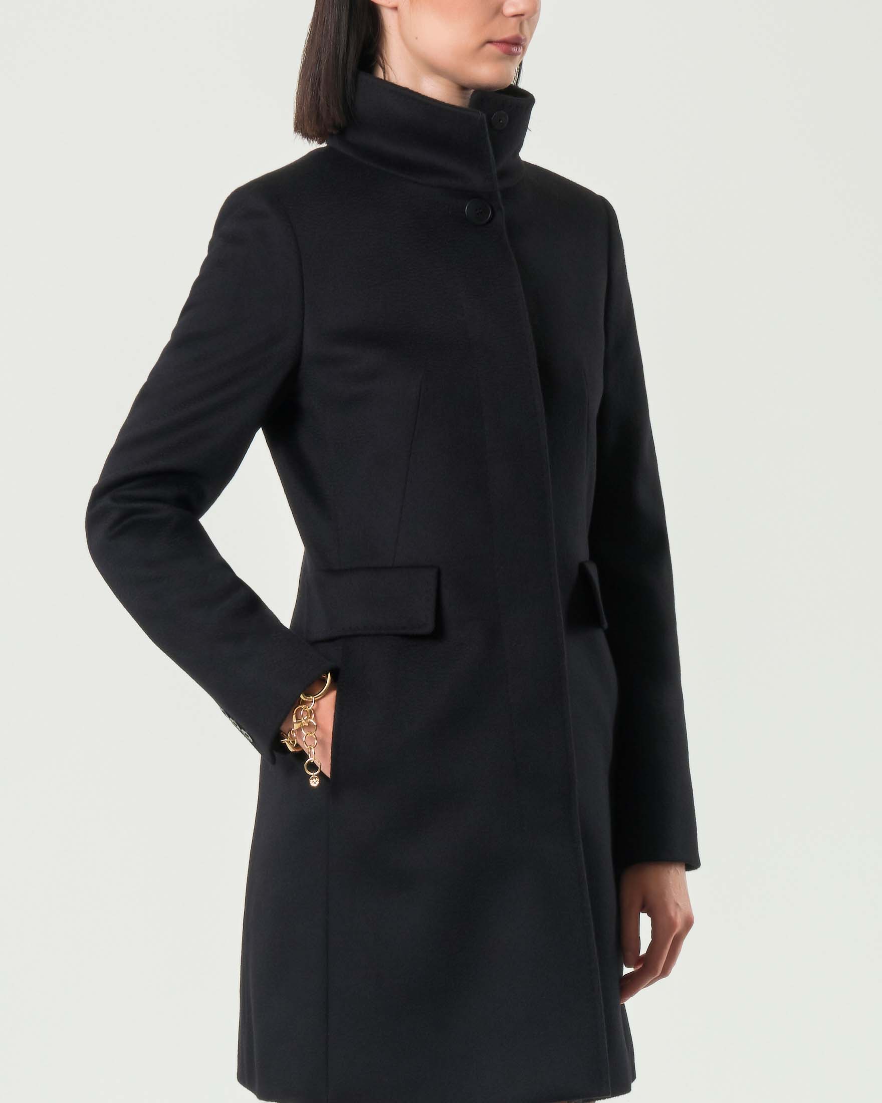 Cappotto nero Max Mara Studio in drap di pura lana vergine con colletto in piedi image