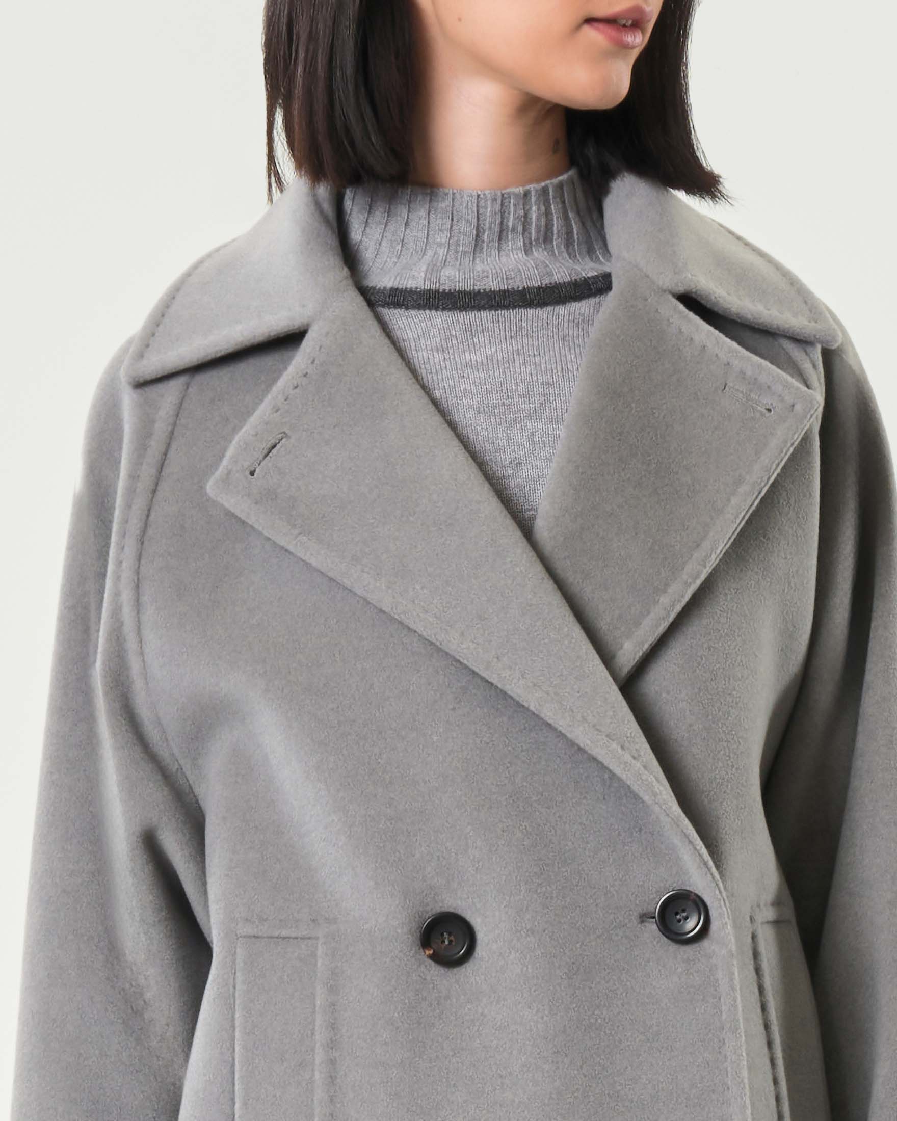 Cappotto grigio doppiopetto Max Mara Studio oversize in beaver di pura lana con scollo a rever image