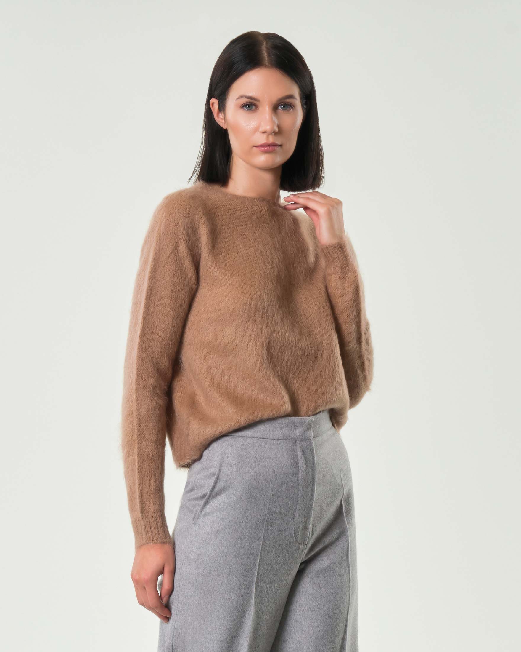 Maglia color camello girocollo Max Mara Studio in filato cardato di misto mohair