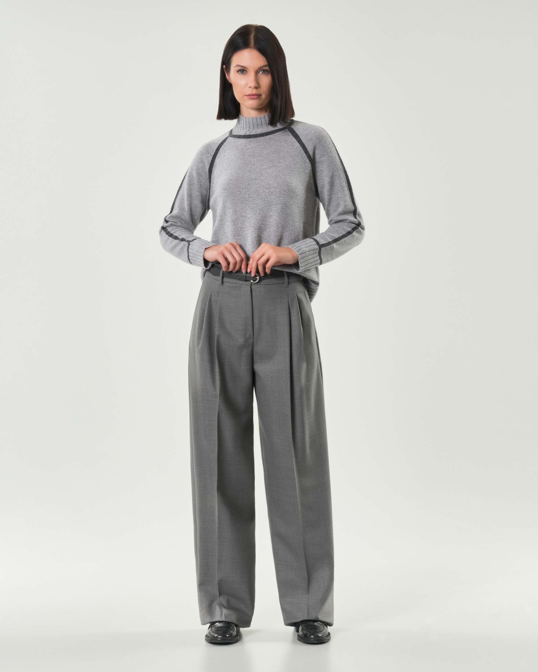 Pantaloni maschile grigi Max Mara Studio in saglia di lana stretch gamba larga affusolata al fondo