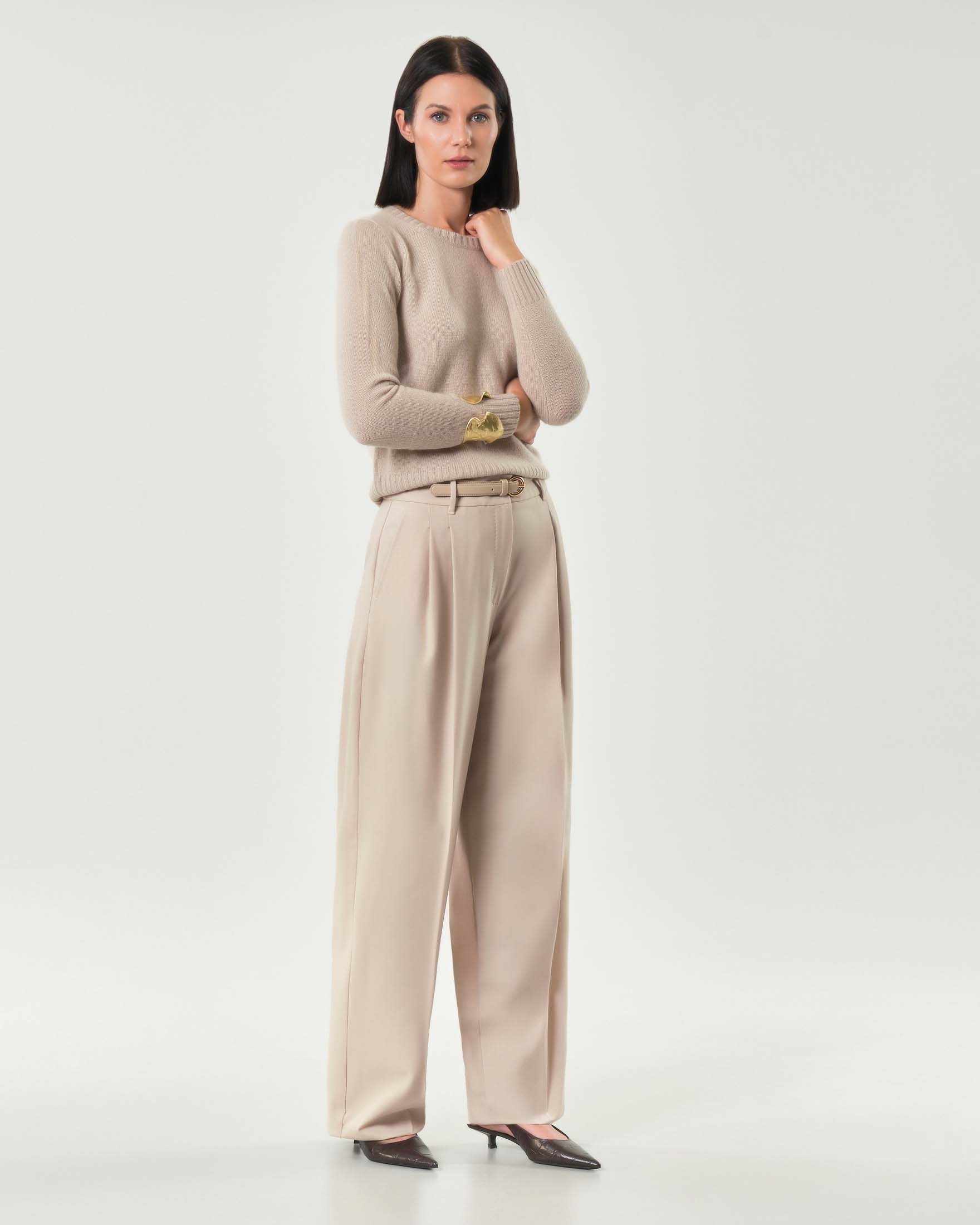 Pantaloni maschile color sabbia Max Mara Studio in saglia di lana stretch gamba larga affusolata al fondo