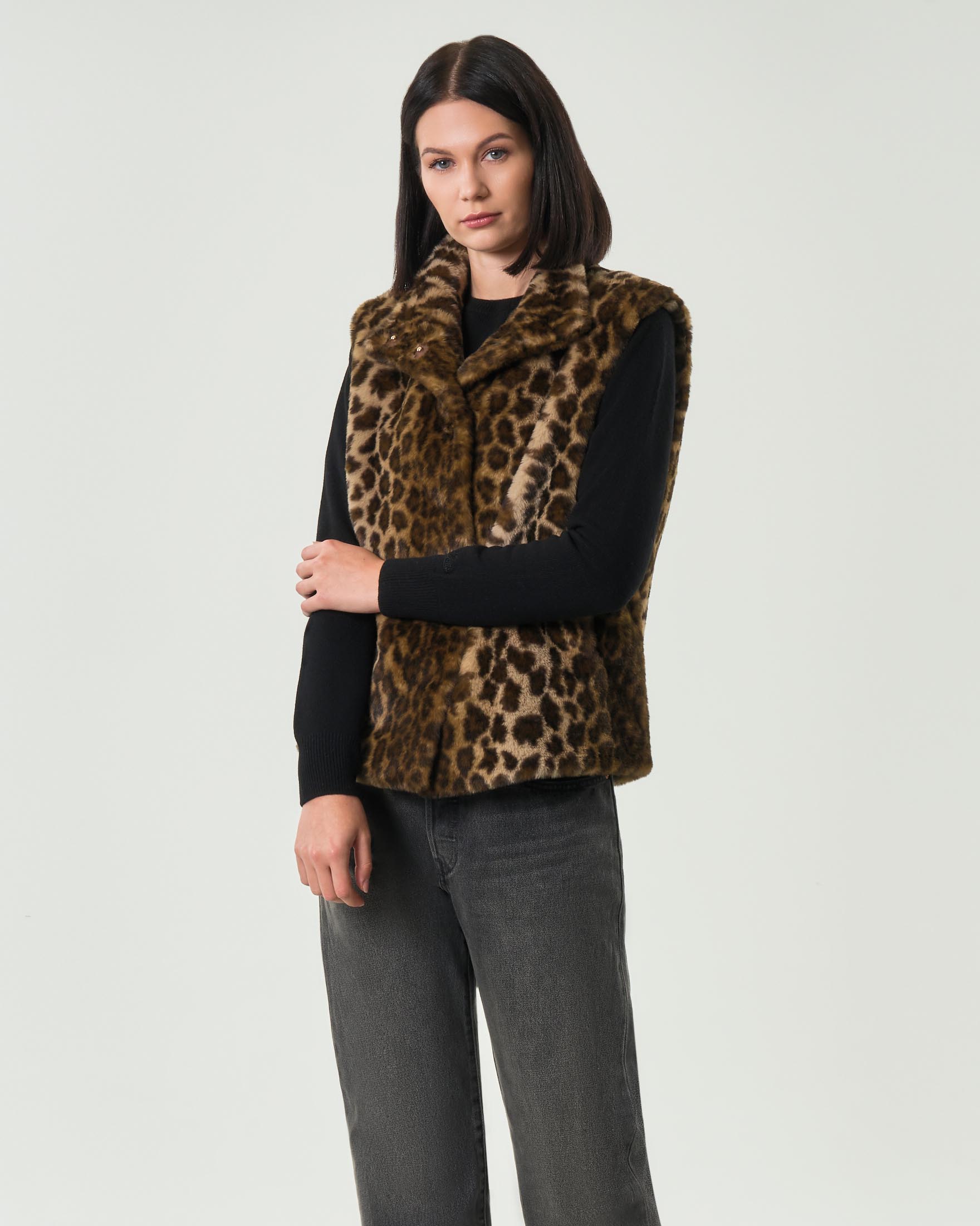 Gilet faux fur a motivo leopardato con colletto in piedi