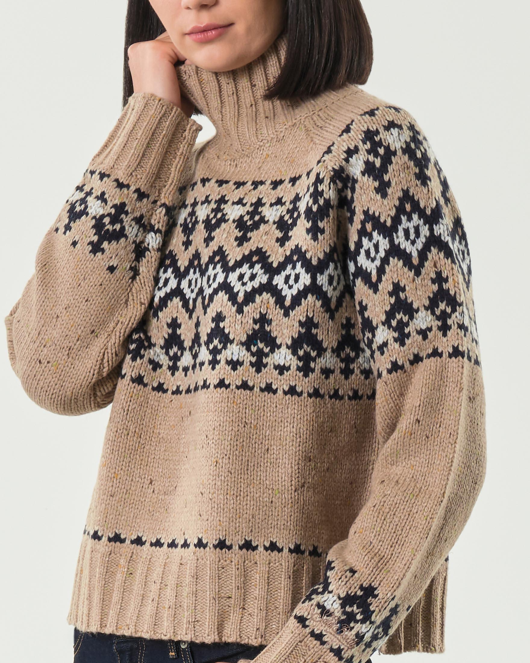 Maglia beige MC2 Saint Barth a collo alto in misto lana con motivo jacquard novergese blu image