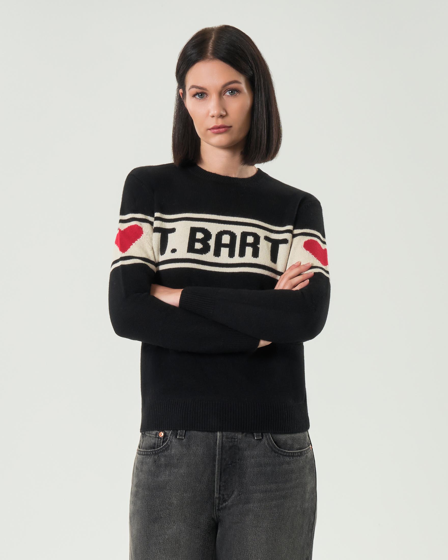 Maglia nera MC2 Saint Barth in lana e cashmere con scritta jacquard logo e cuori sulle maniche a contrasto di colore