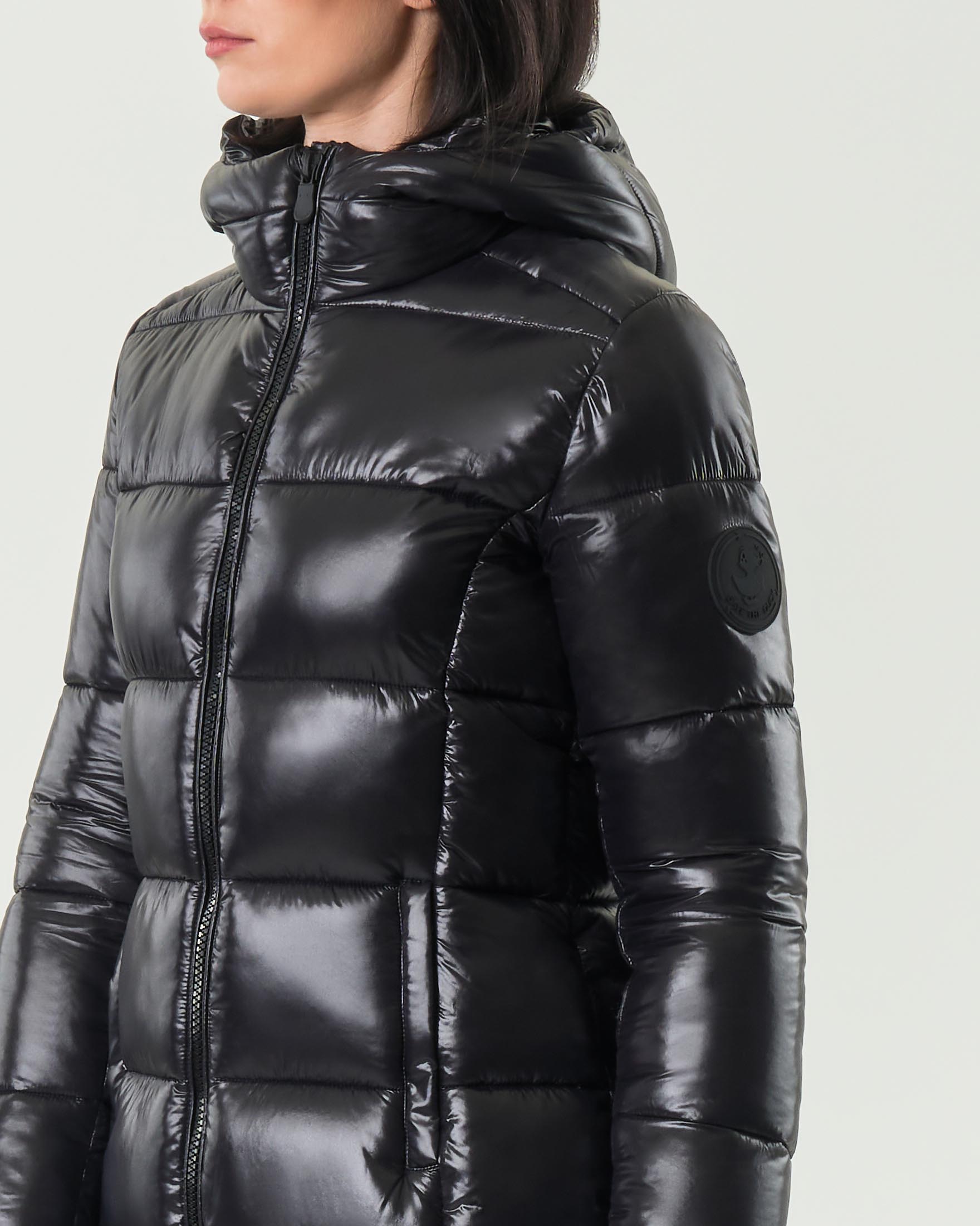 Piumino nero Save the duck effetto laccato con cappuccio e collo alto image