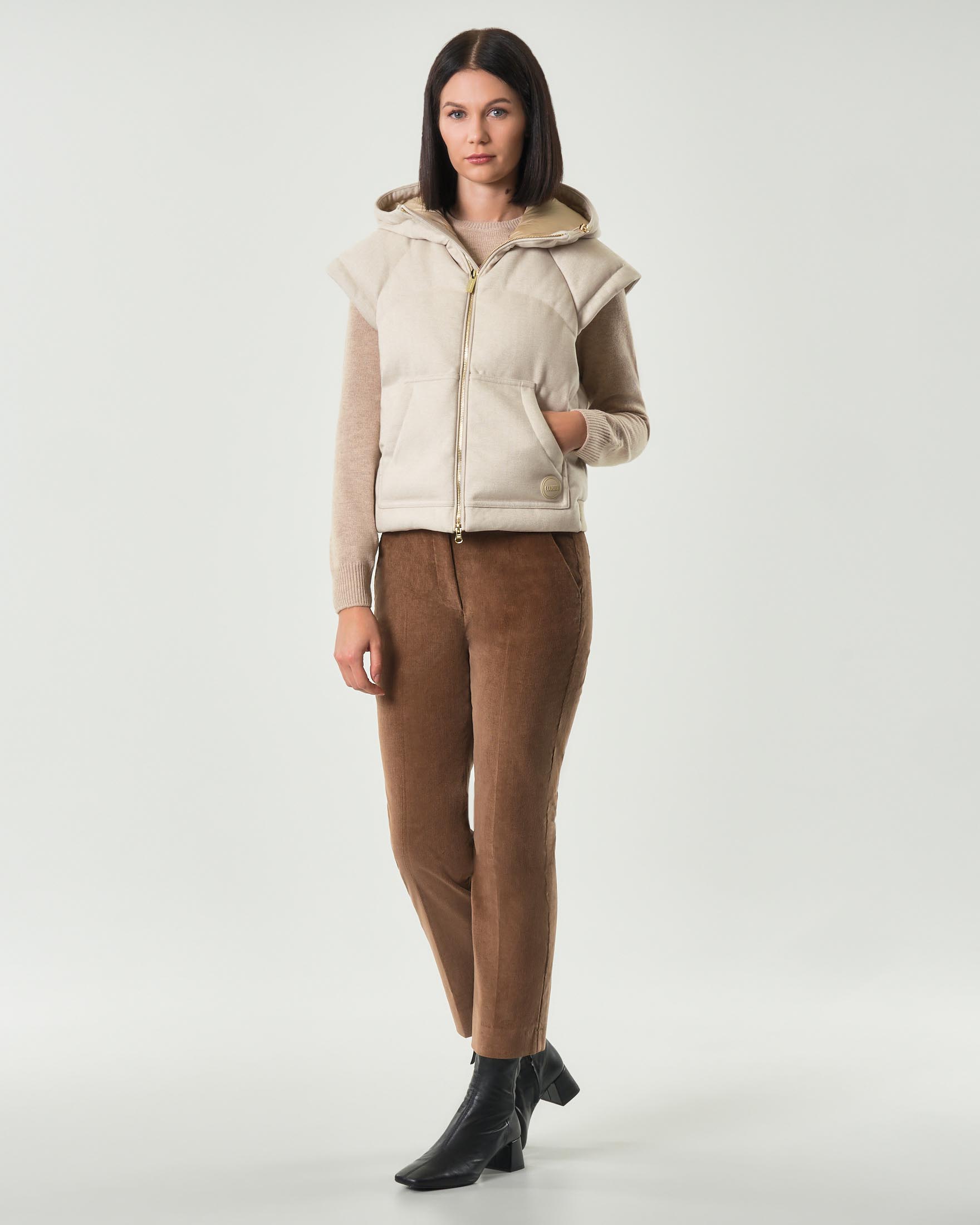 Gilet cropped beige Colmar Originals in tessuto stretch con motivo micro chevron con cappuccio