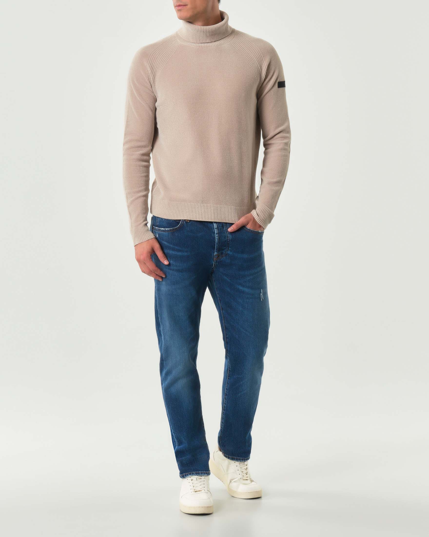 Dolcevita beige Velvet Turtleneck Knit in ciniglia con maniche raglan
