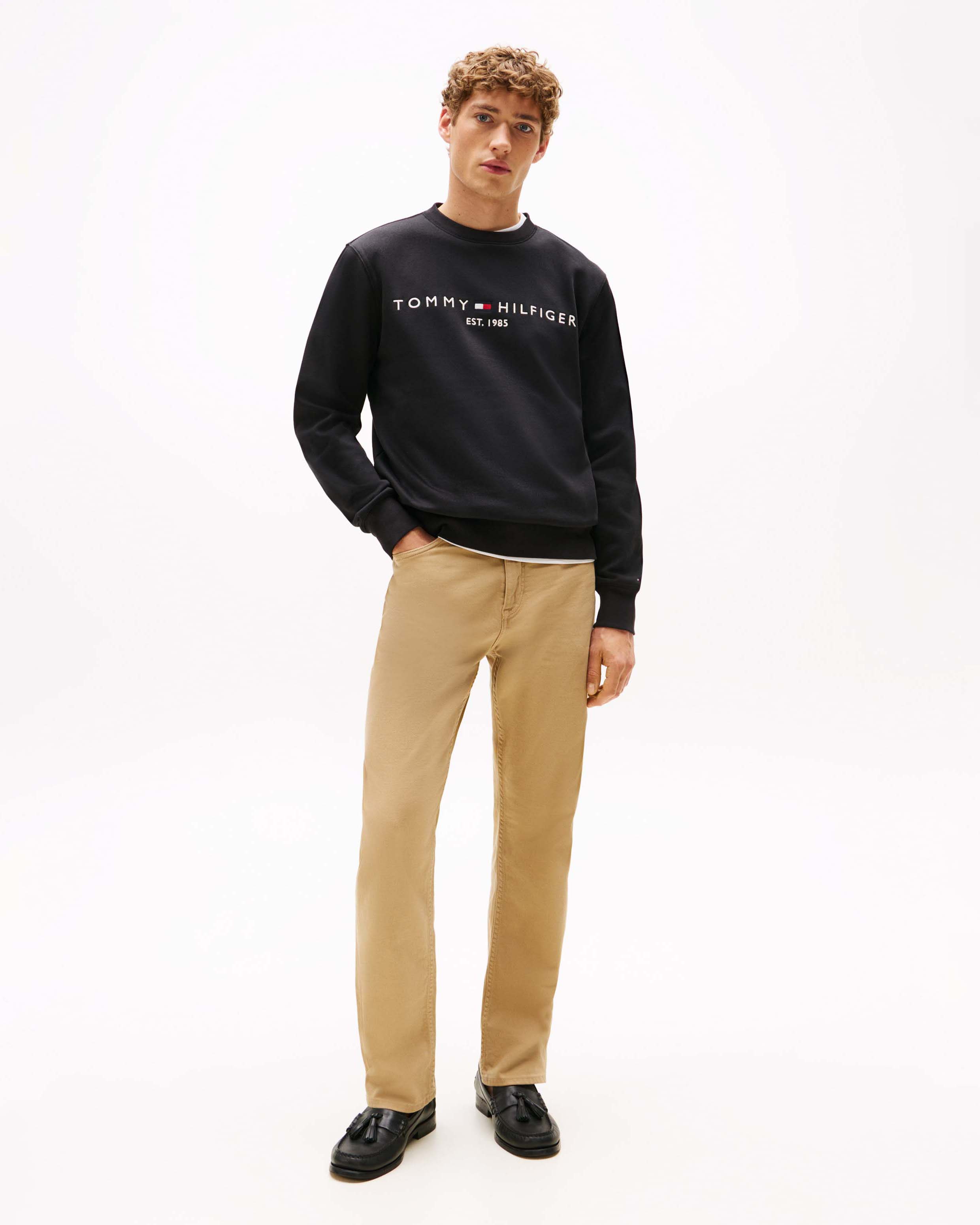 Felpa girocollo Tommy Hilfiger nera in misto cotone con logo ricamato sul davanti