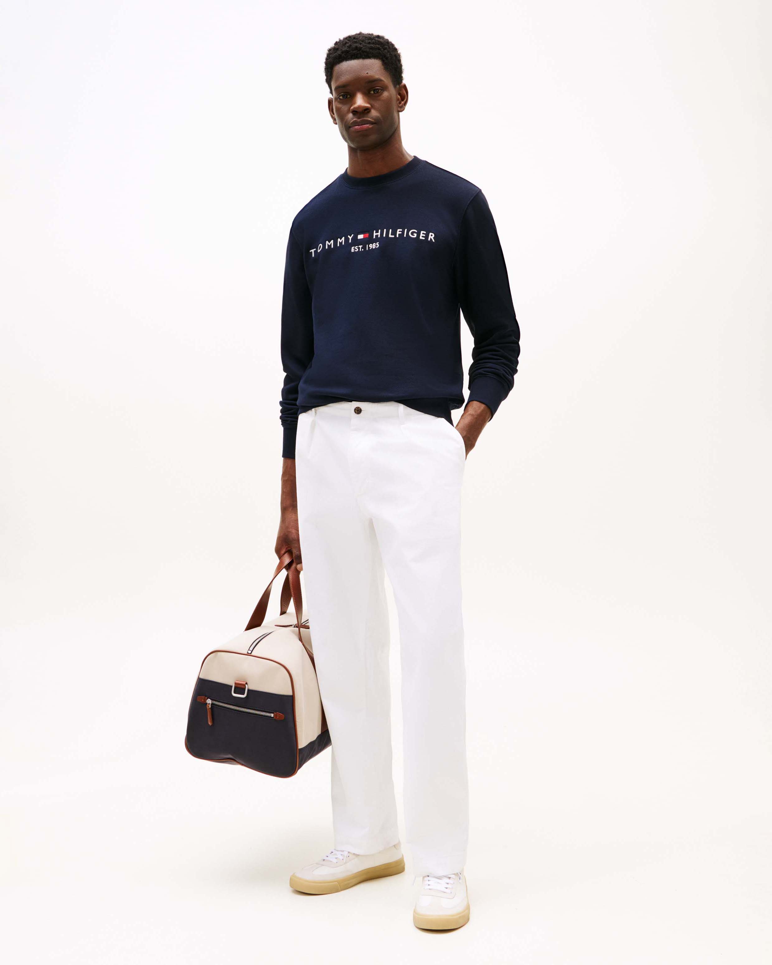 Felpa girocollo Tommy Hilfiger blu in misto cotone con logo ricamato sul davanti