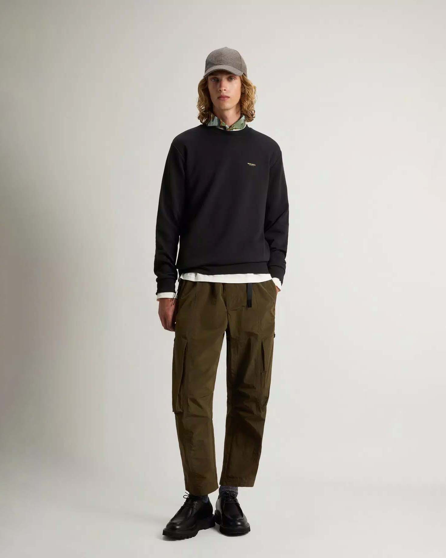 Felpa girocollo Woolrich nera in cotone interlock stretch