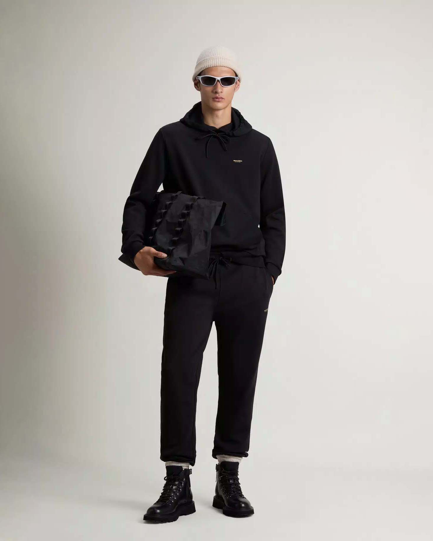 Felpa Woolrich nera in cotone interlock stretch con cappuccio