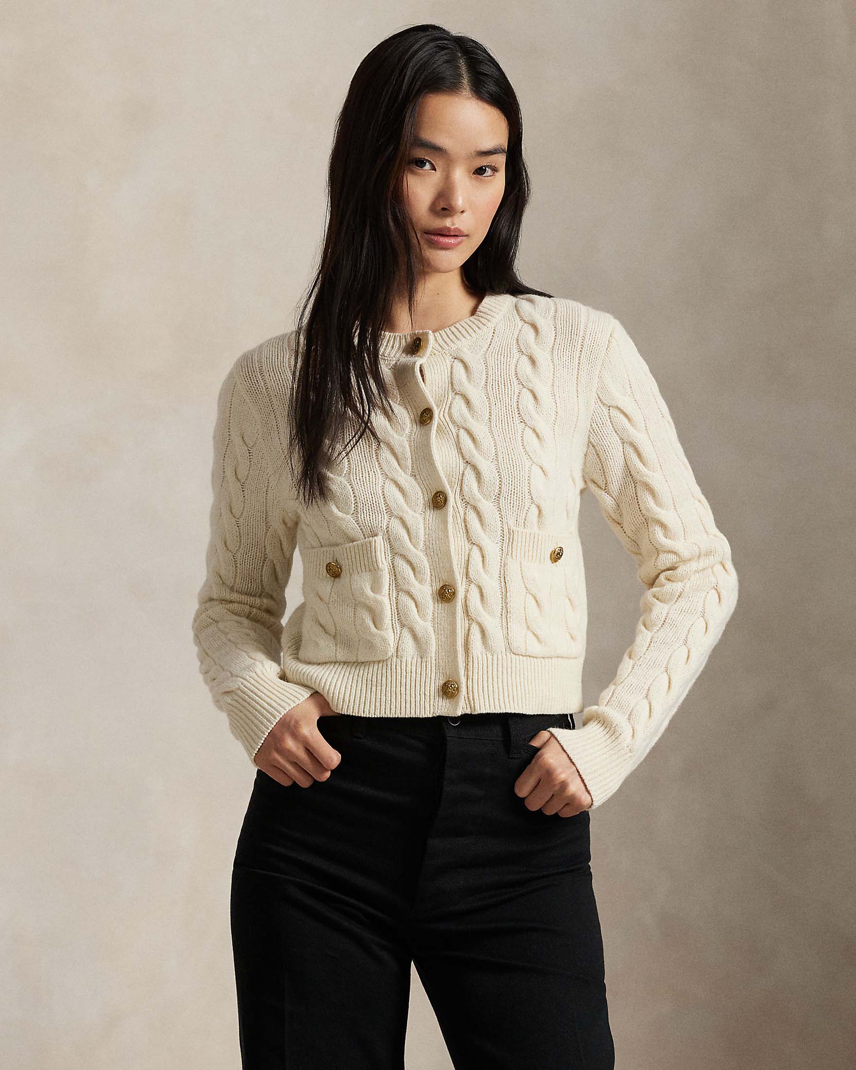 Cardigan girocollo color avorio Polo Ralph Lauren in lana e cashmere a trecce con bottoni dorati