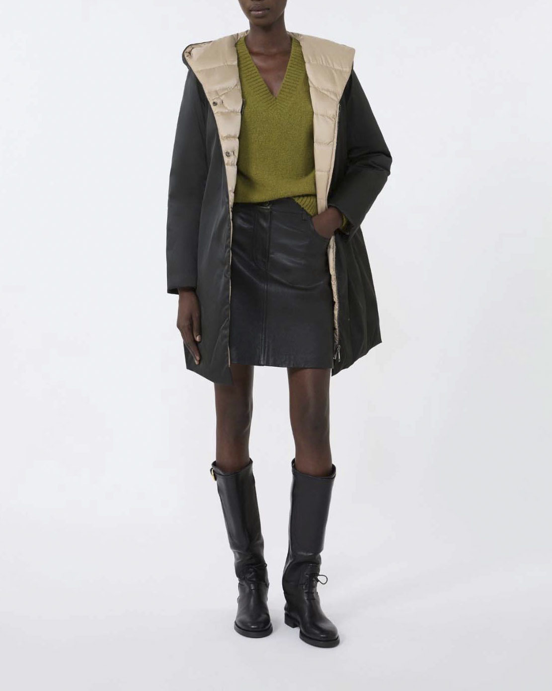 Weekend Max Mara — Piumino nero Weekend Max Mara reversibile nel colore beige con scollo sciallato