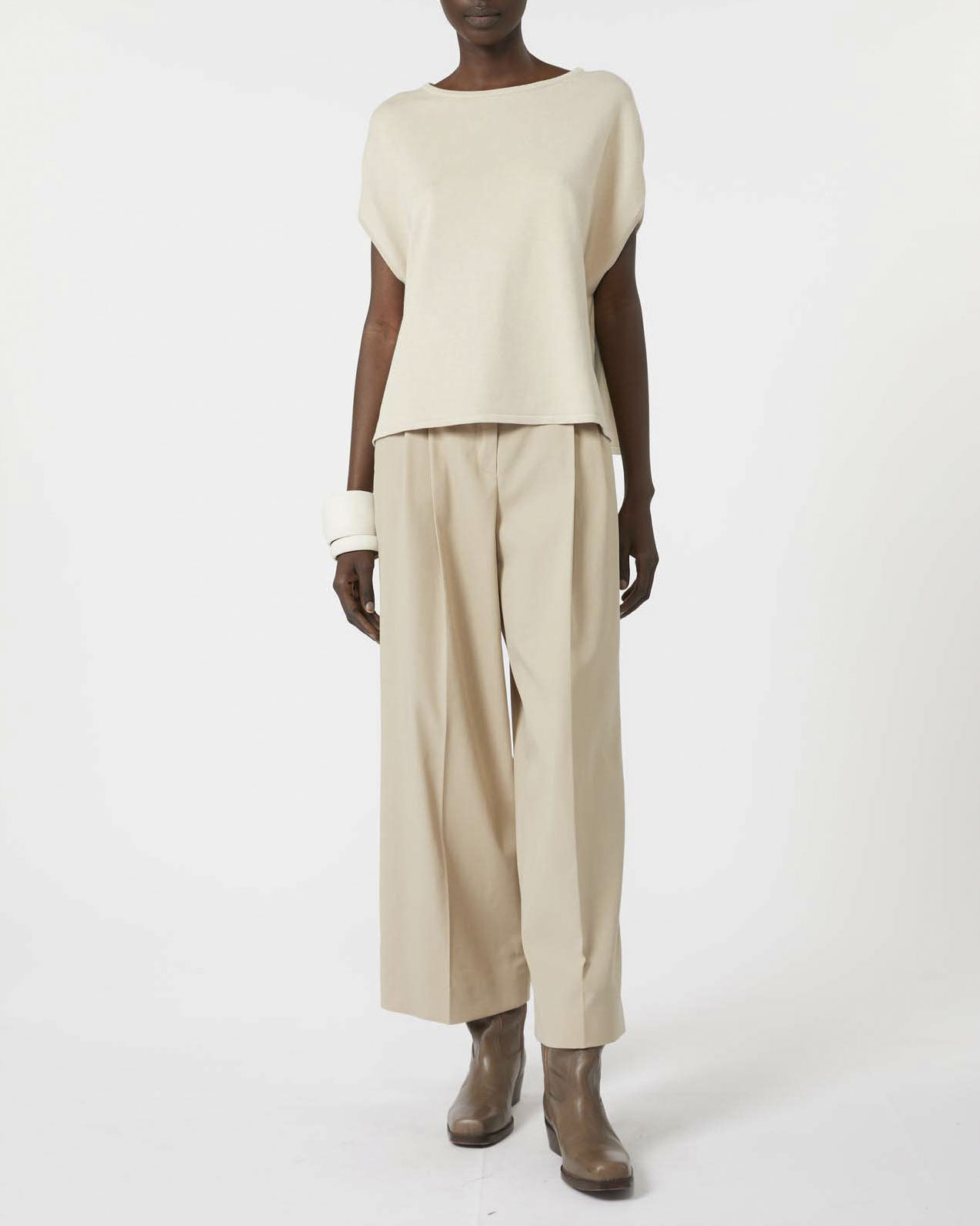 Maglia beige Weekend Max Mara in maglia unita di misto viscosa con maniche ad aletta image