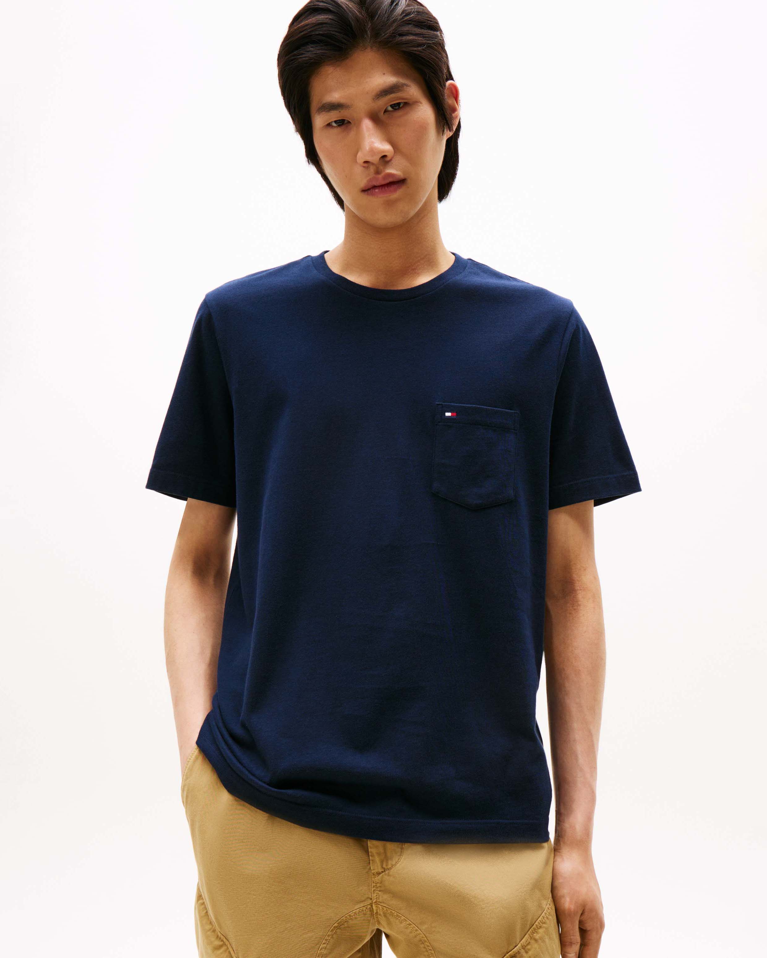 T-shirt mezza manica Tommy Hilfiger blu in cotone con taschino e logo flag image