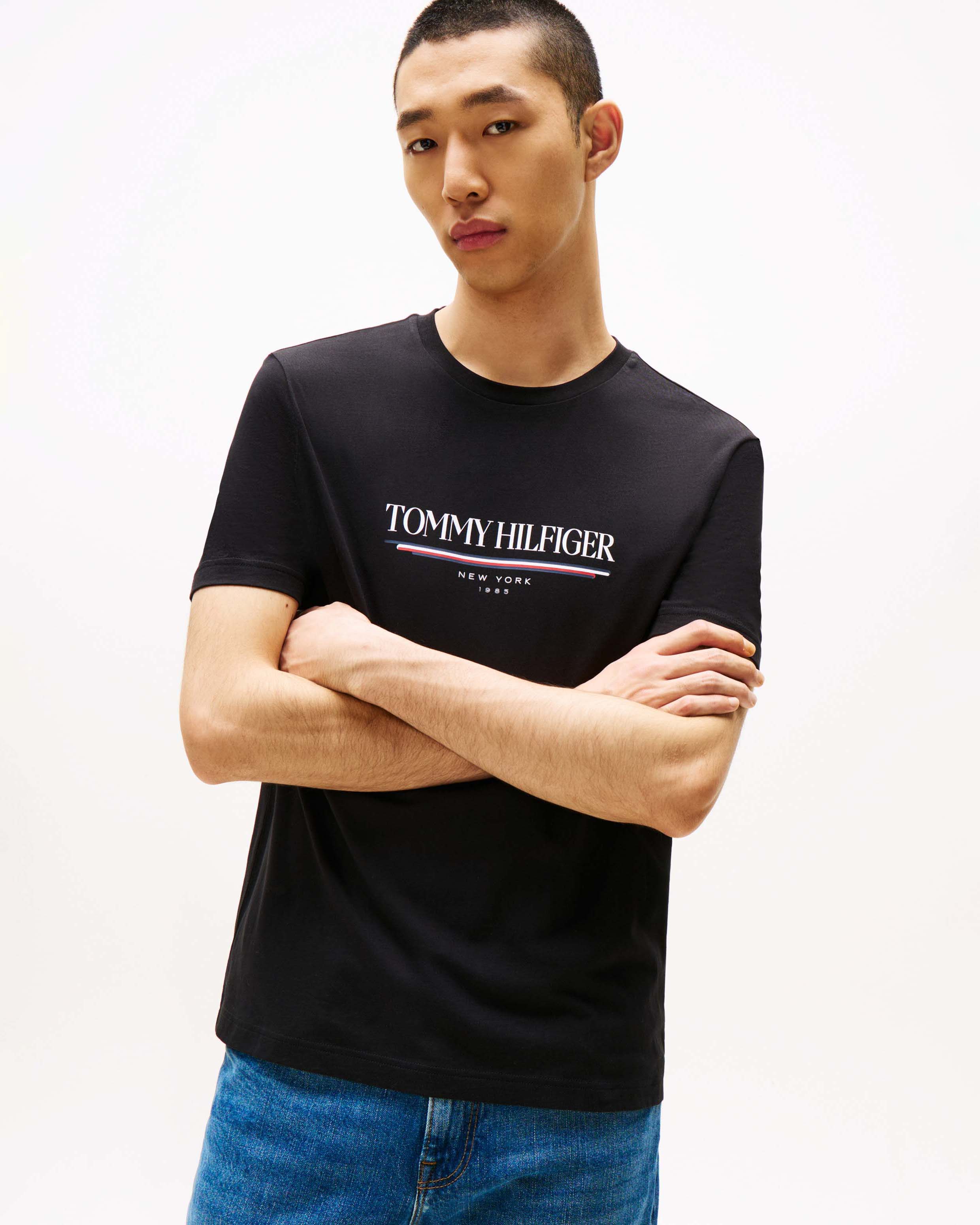 T-shirt Tommy Hilfiger nera in cotone con stampa logo frontale