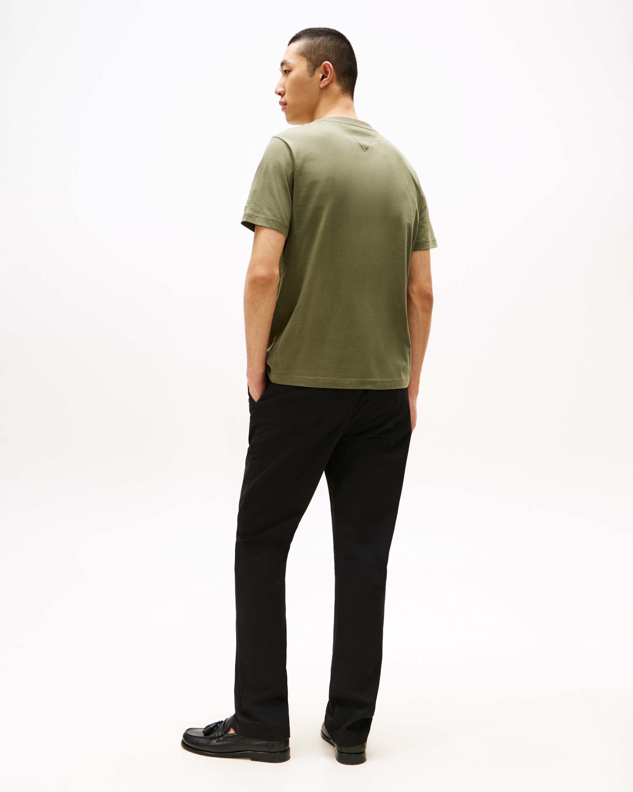 T-shirt Tommy Hilfiger verde militare in cotone con stampa logo frontale image