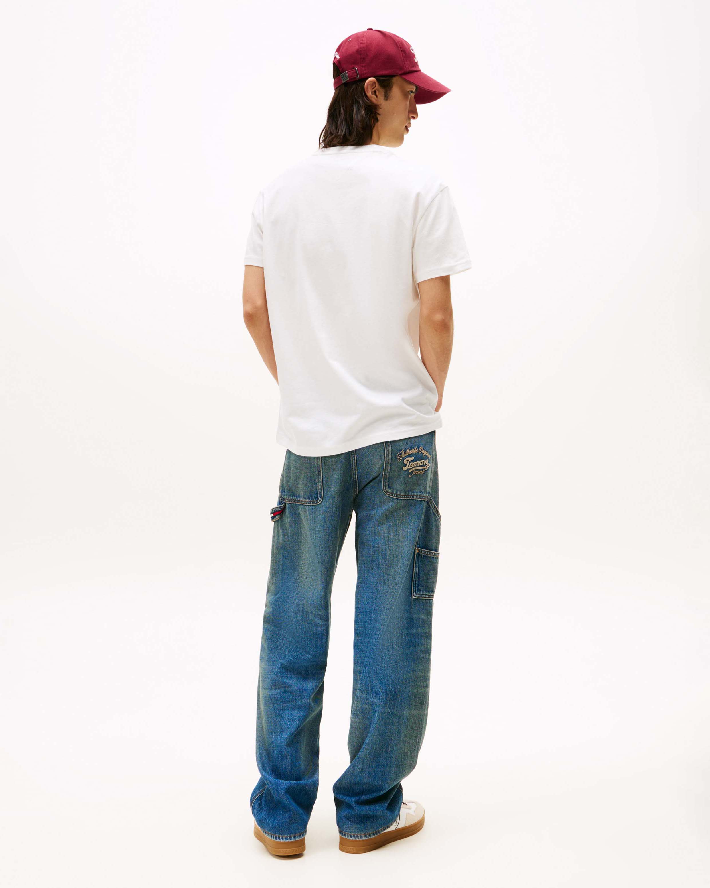 T-shirt Tommy Jeans bianca in cotone con ricamo logo sul petto image