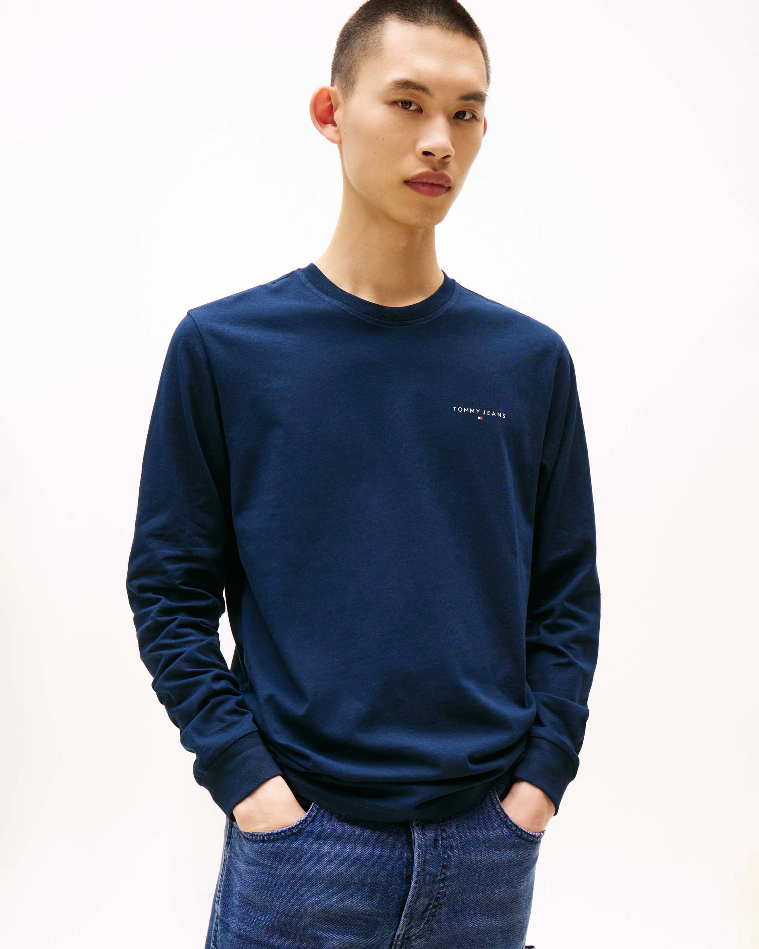 T-shirt a manica lunga Tommy Jeans blu in cotone con logo piccolo stampato sul petto image