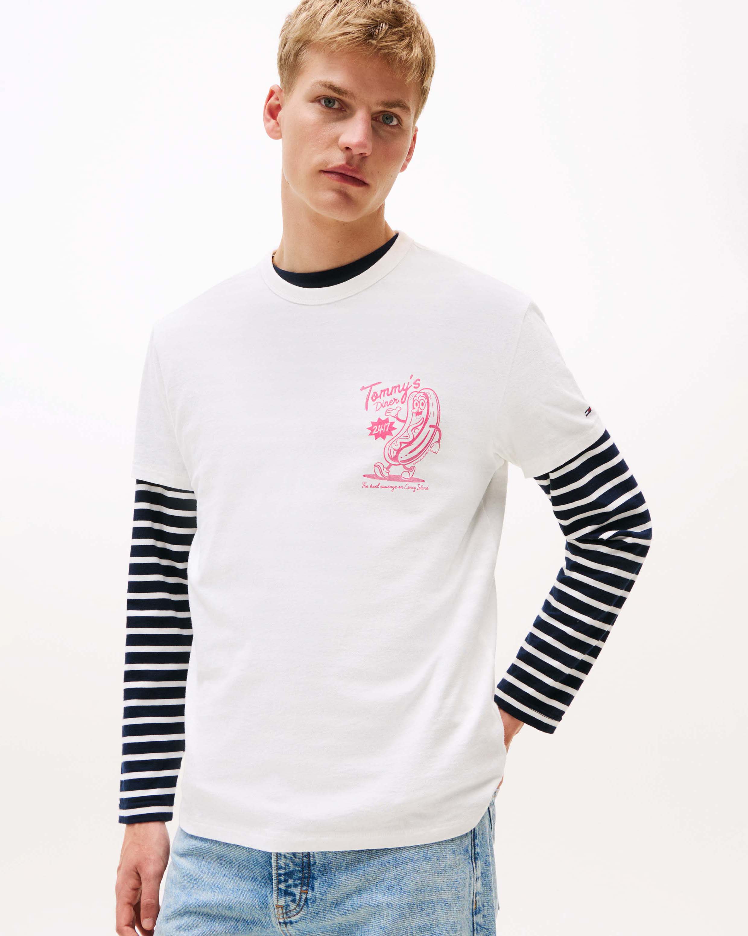T-shirt Tommy Jeans bianca in cotone con stampa grafica sul davanti e sul retro