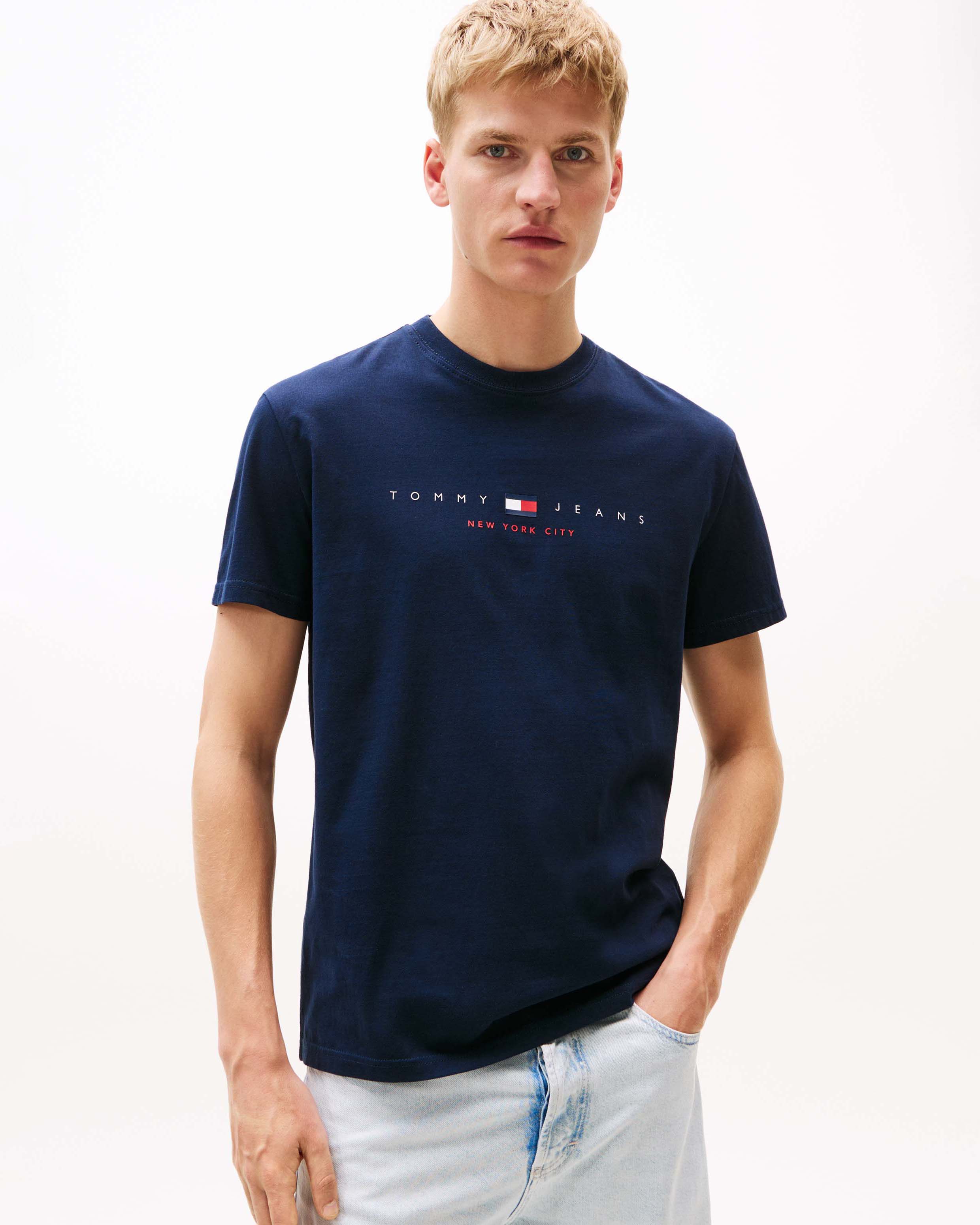 T-shirt Tommy Jeans blu in cotone con ricamo logo frontale