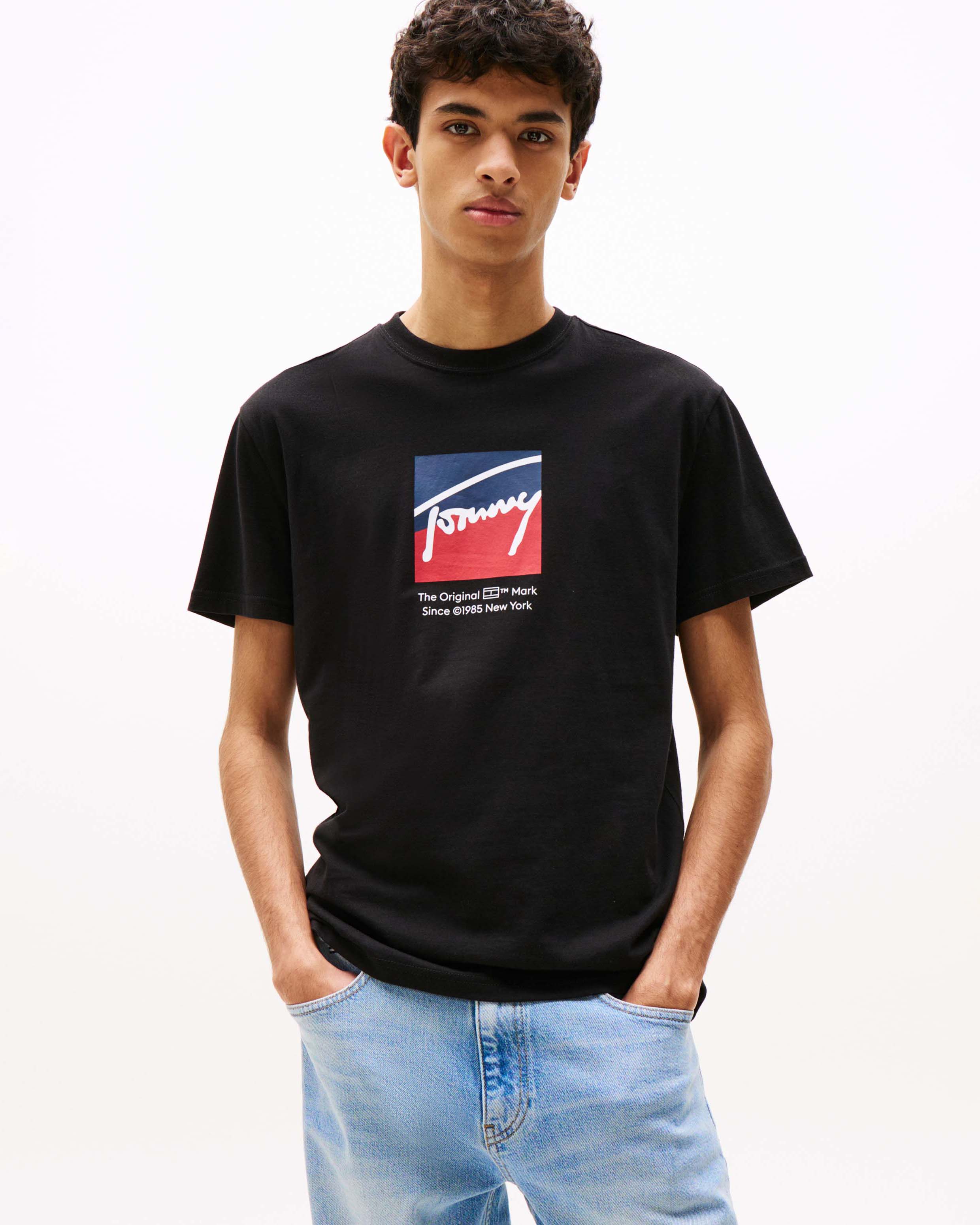 T-shirt Tommy Jeans nera in cotone con stampa logo box frontale