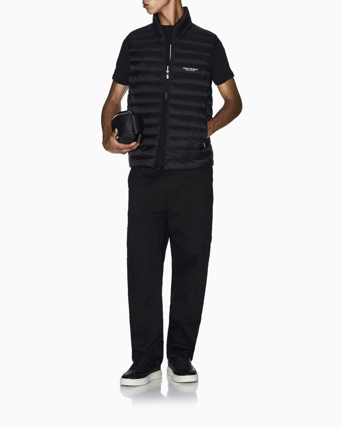 Piumino smanicato Armani Exchange nero con logo stampato