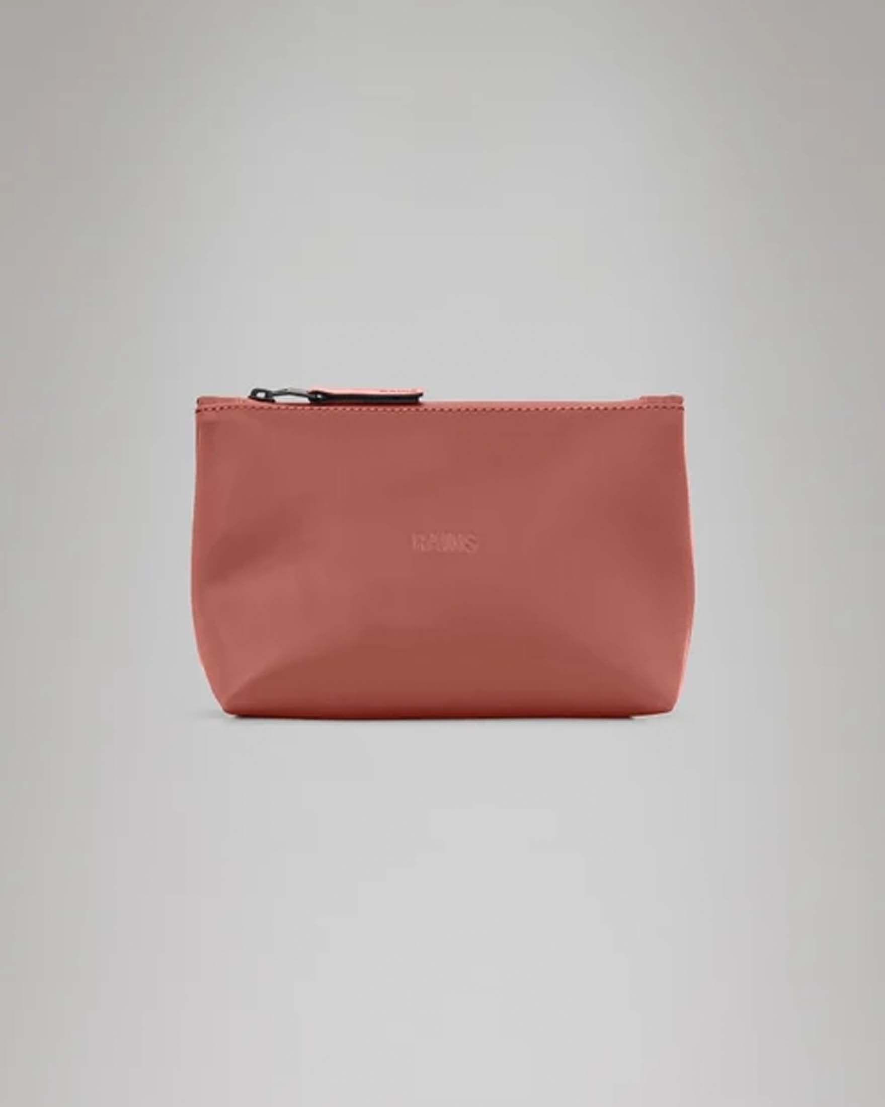 Cosmetic bag color mattone Rains in tessuto impermeabile effetto metallizzato con scritta logo