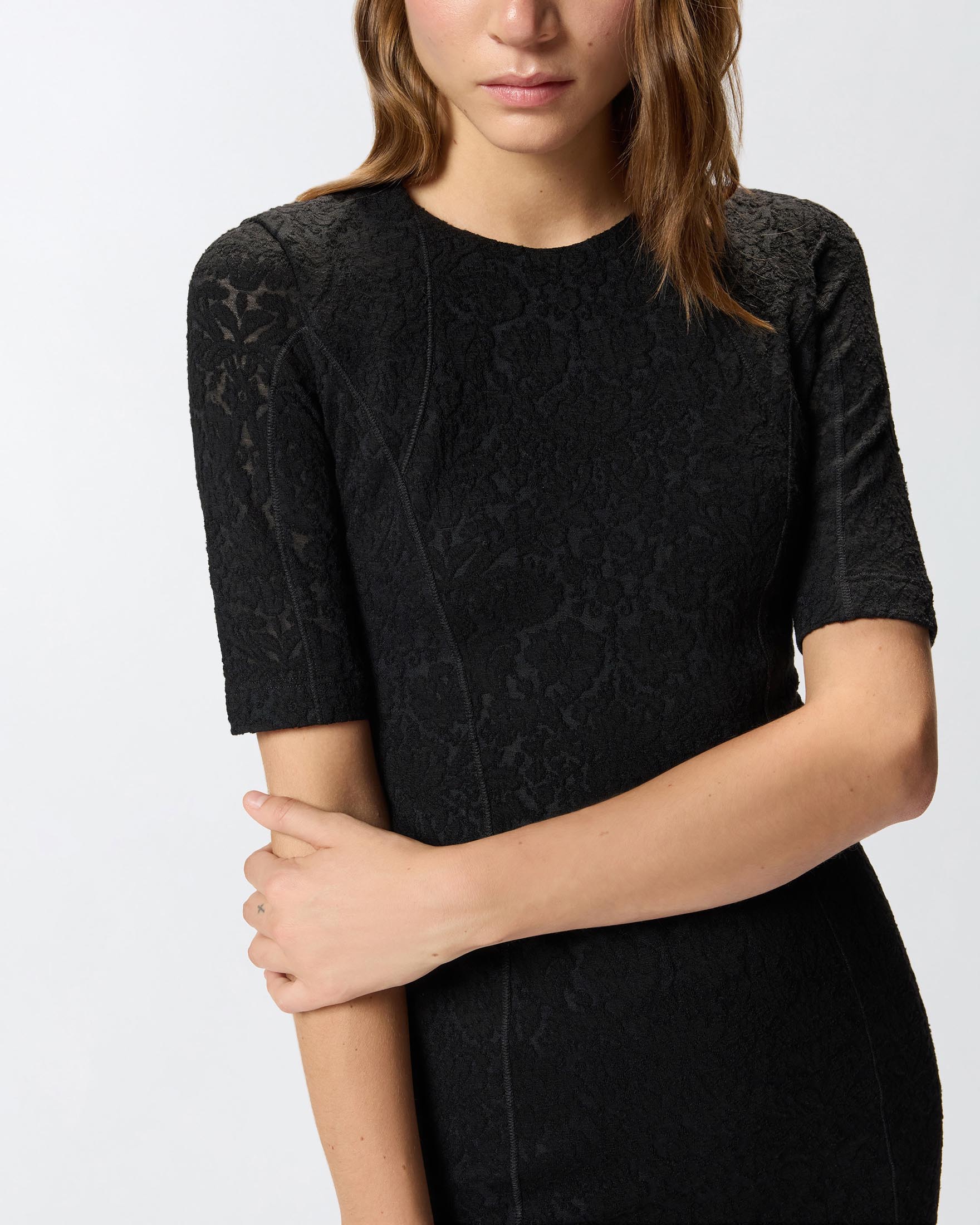 Abiti midi nero Pinko in pizzo di misto lana con maniche corte image