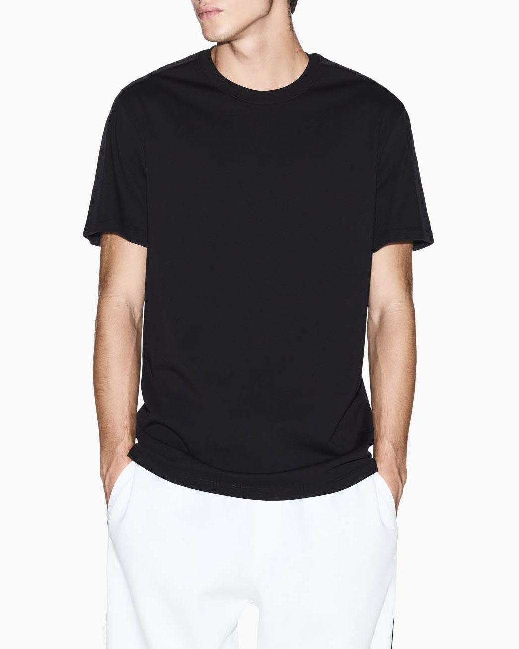 T-shirt Exchange nera in cotone con banda in tono sulle spalle