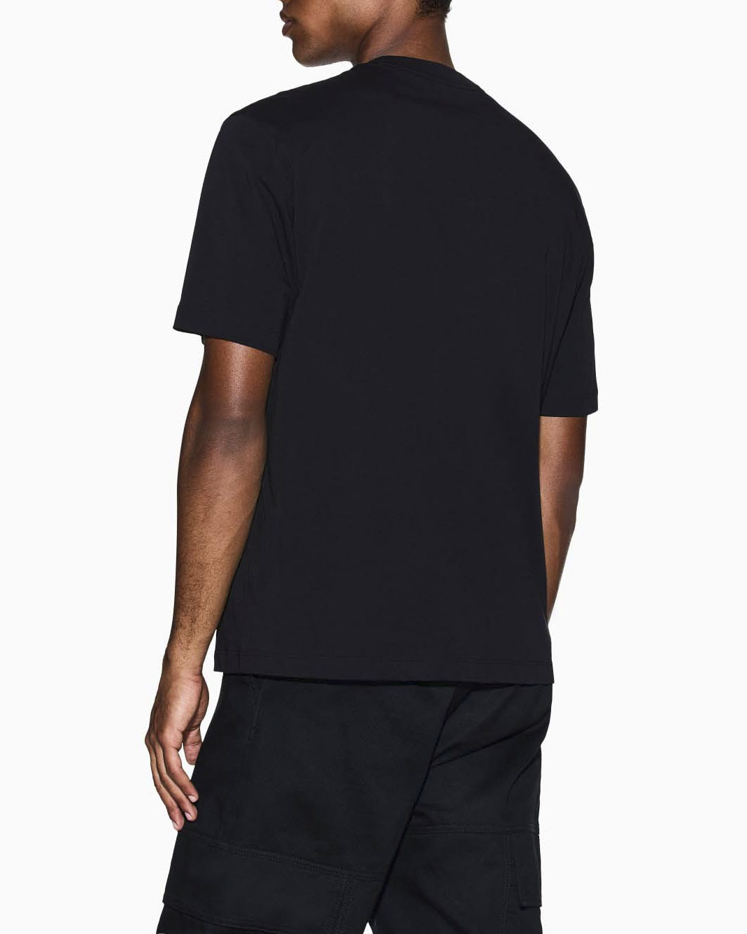 T-shirt Armani Exchange nera in cotone con logo stampato sul petto image