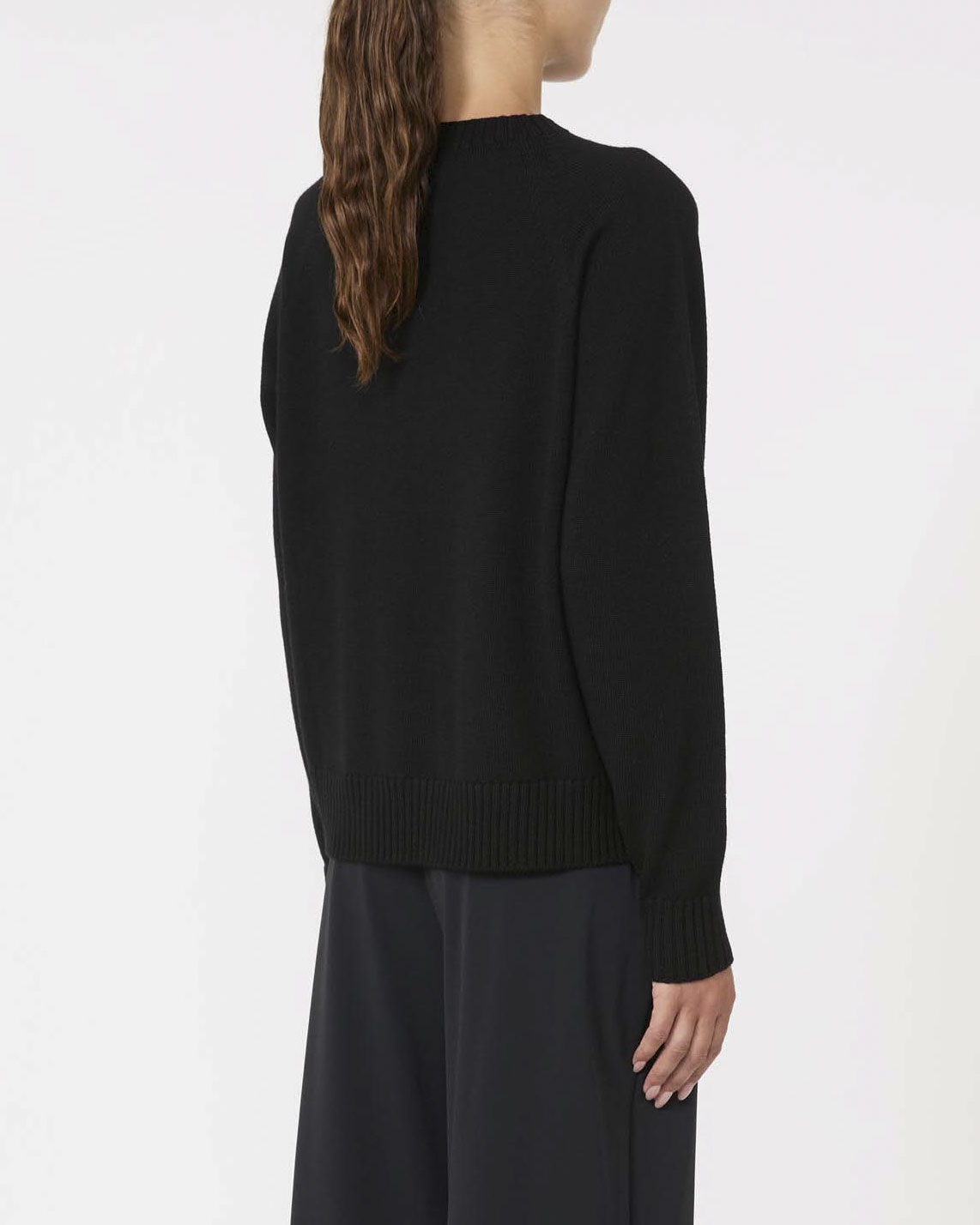 Maglia nera MM Max Mara in pura lana con maniche raglan e profili a coste image